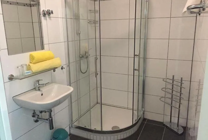 Shower, Bathroom in Jugend-Hotel Nürnberg