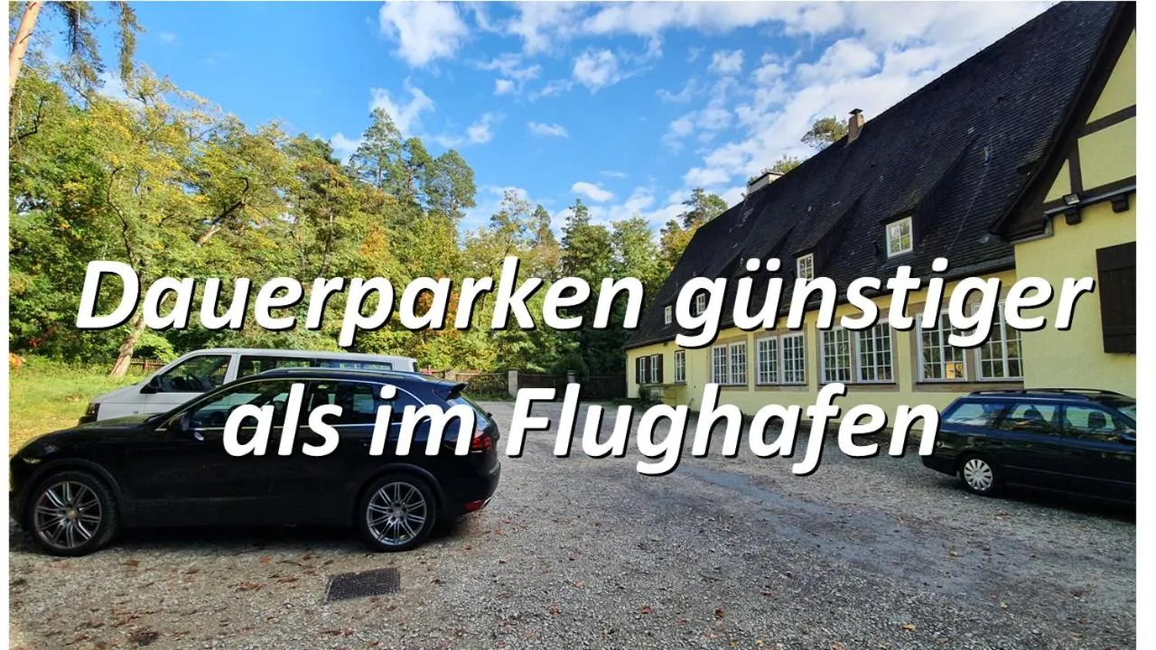 Property building, Property Logo/Sign in Jugend-Hotel Nürnberg