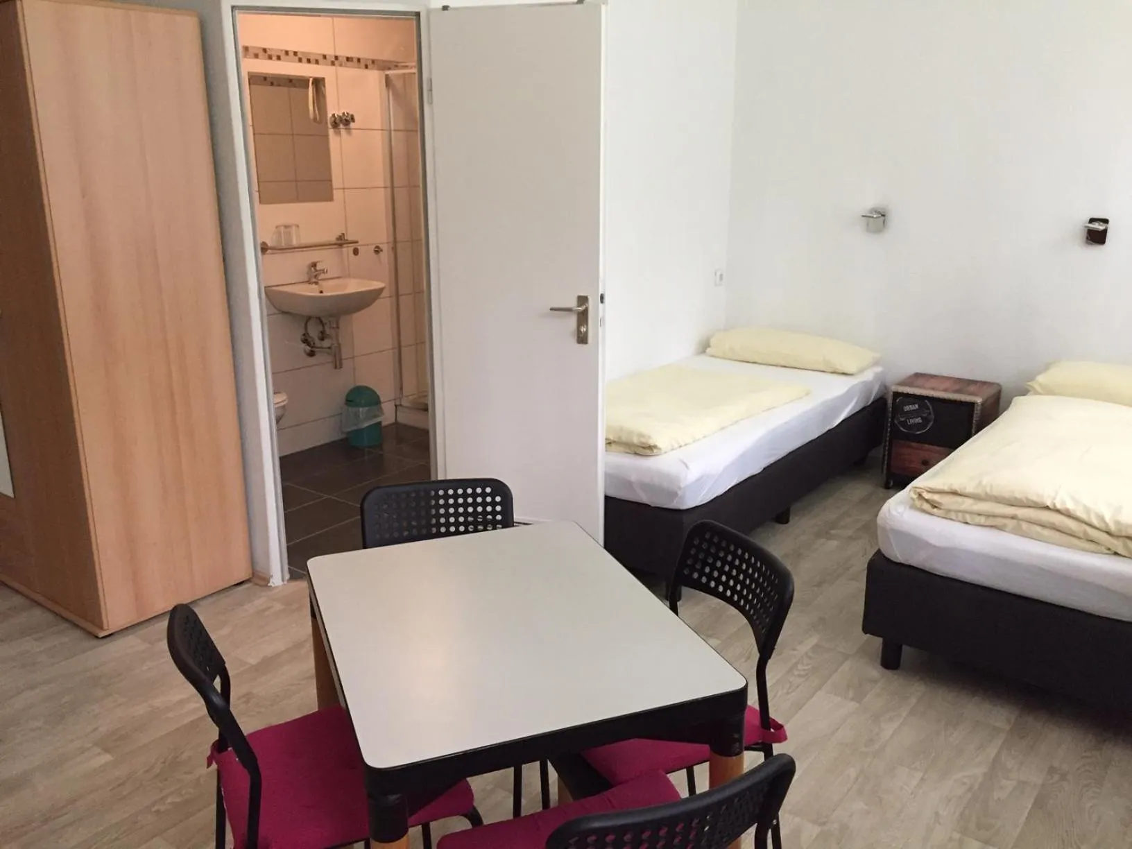 Bedroom, Bed in Jugend-Hotel Nürnberg