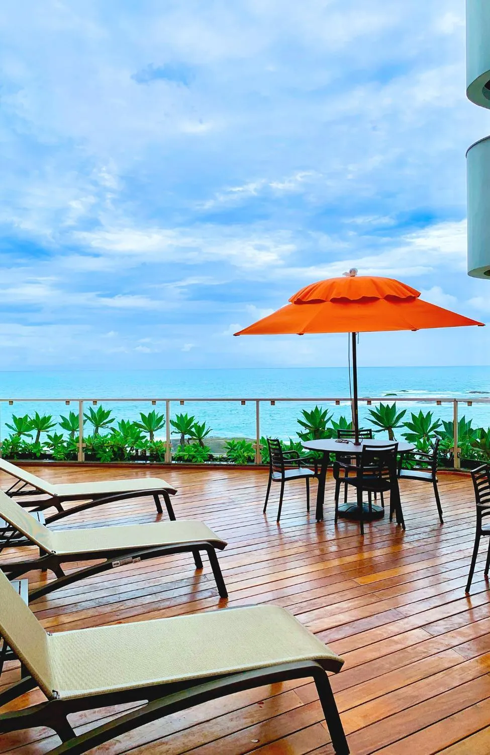 Swimming pool in Hotel Atlântico