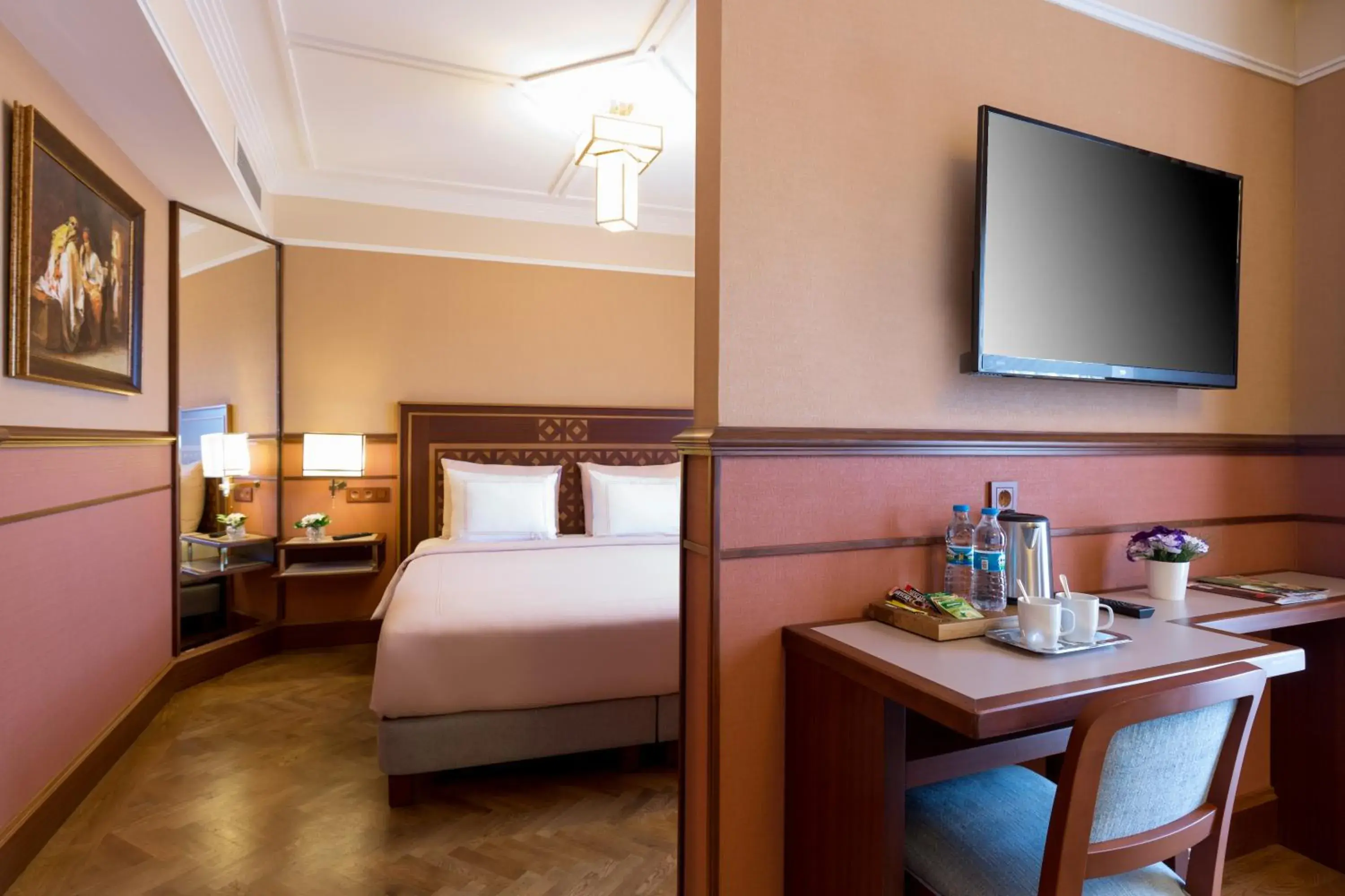 Deluxe Double Room with Balcony in Lalahan Hotel Deluxe Double Room with Balcony in Lalahan Hotel