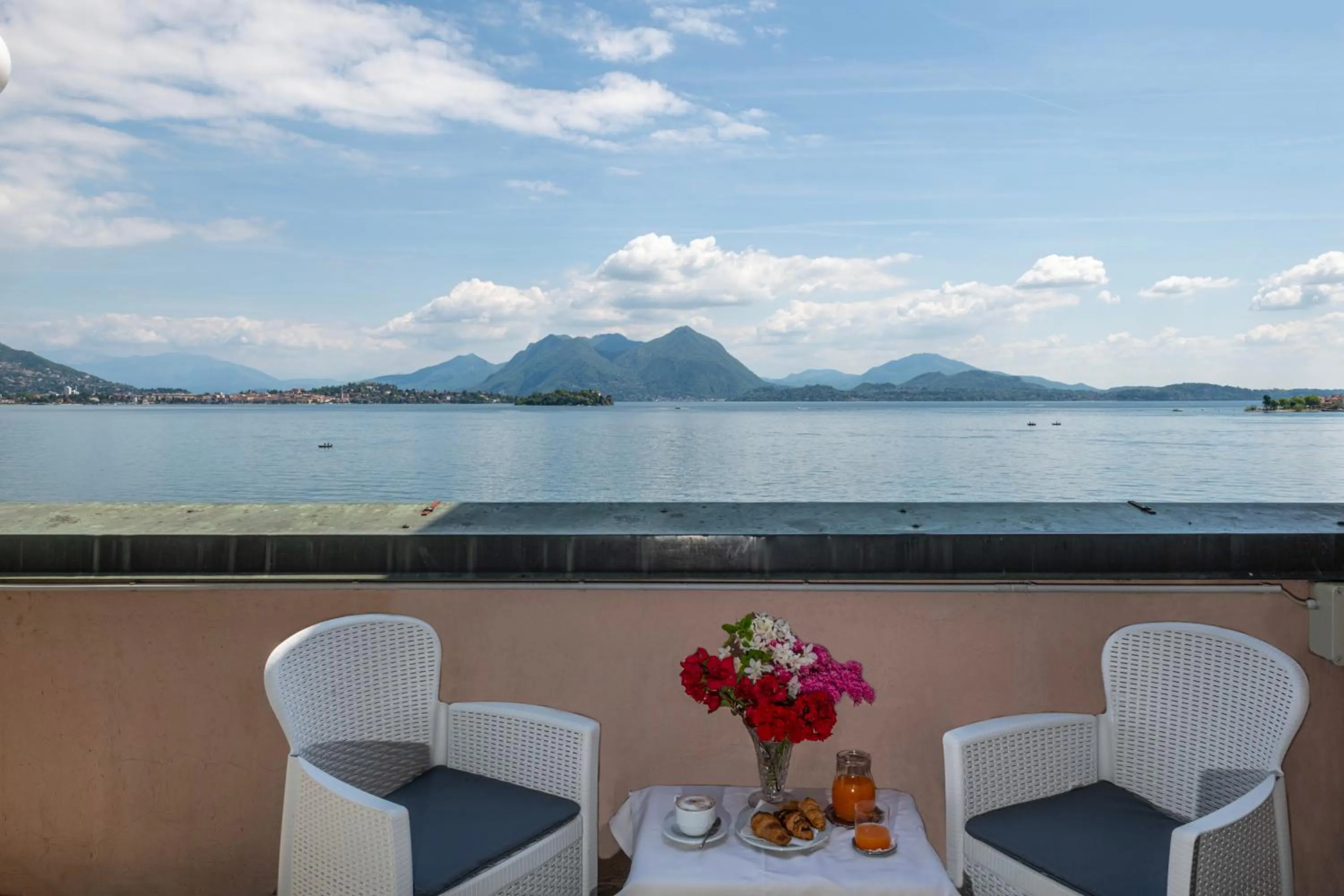 Natural landscape in Hotel Beau Rivage