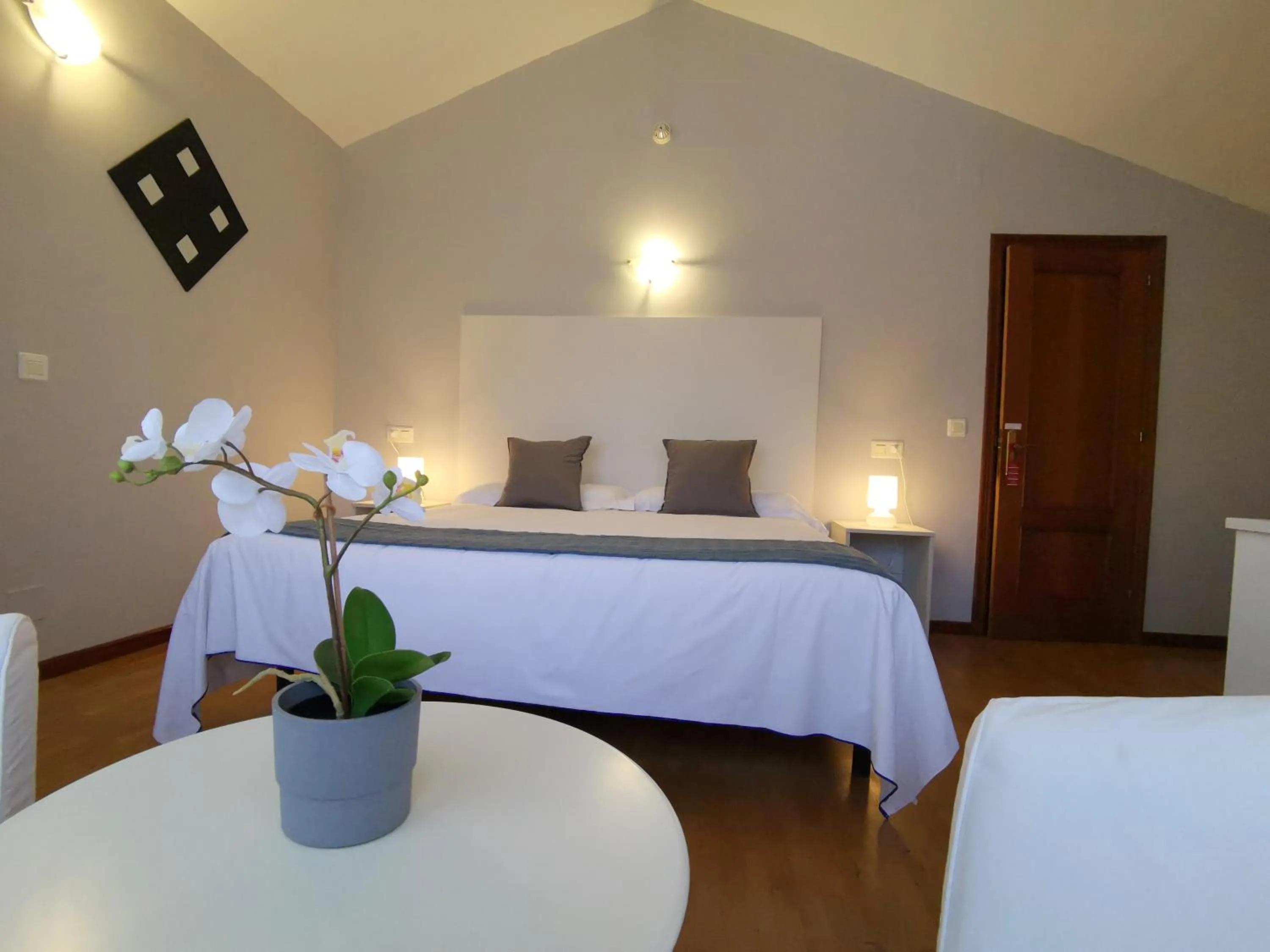 Bedroom, Bed in Hotel El Trasgu