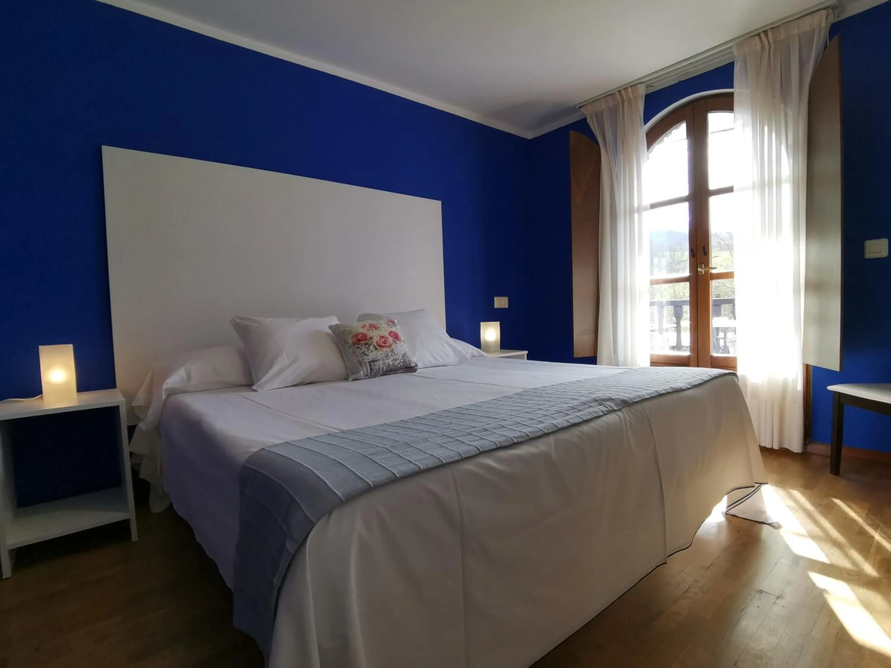 Bedroom, Bed in Hotel El Trasgu