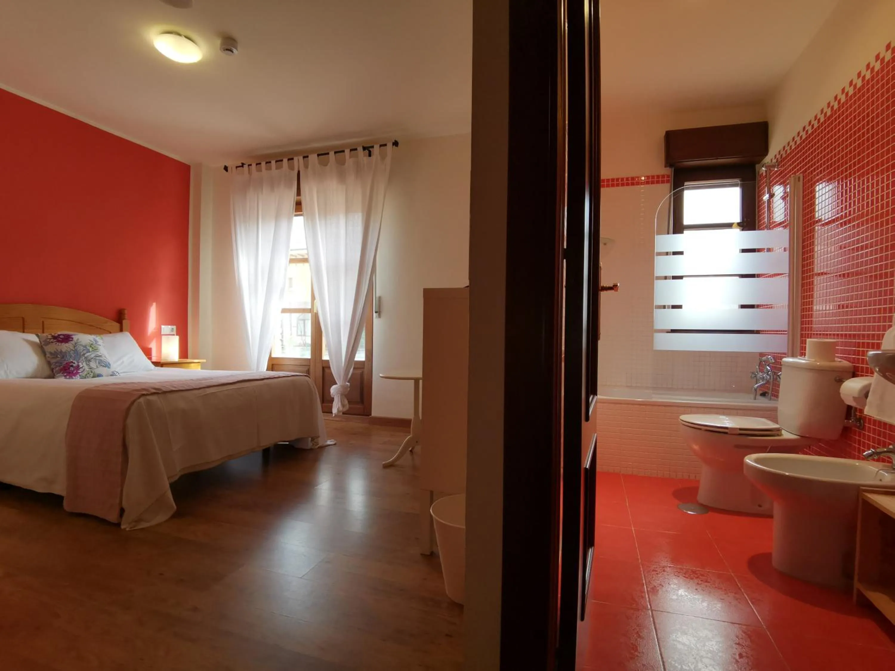 Bedroom, Bed in Hotel El Trasgu