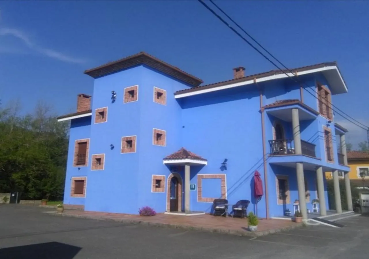Property building in Hotel El Trasgu
