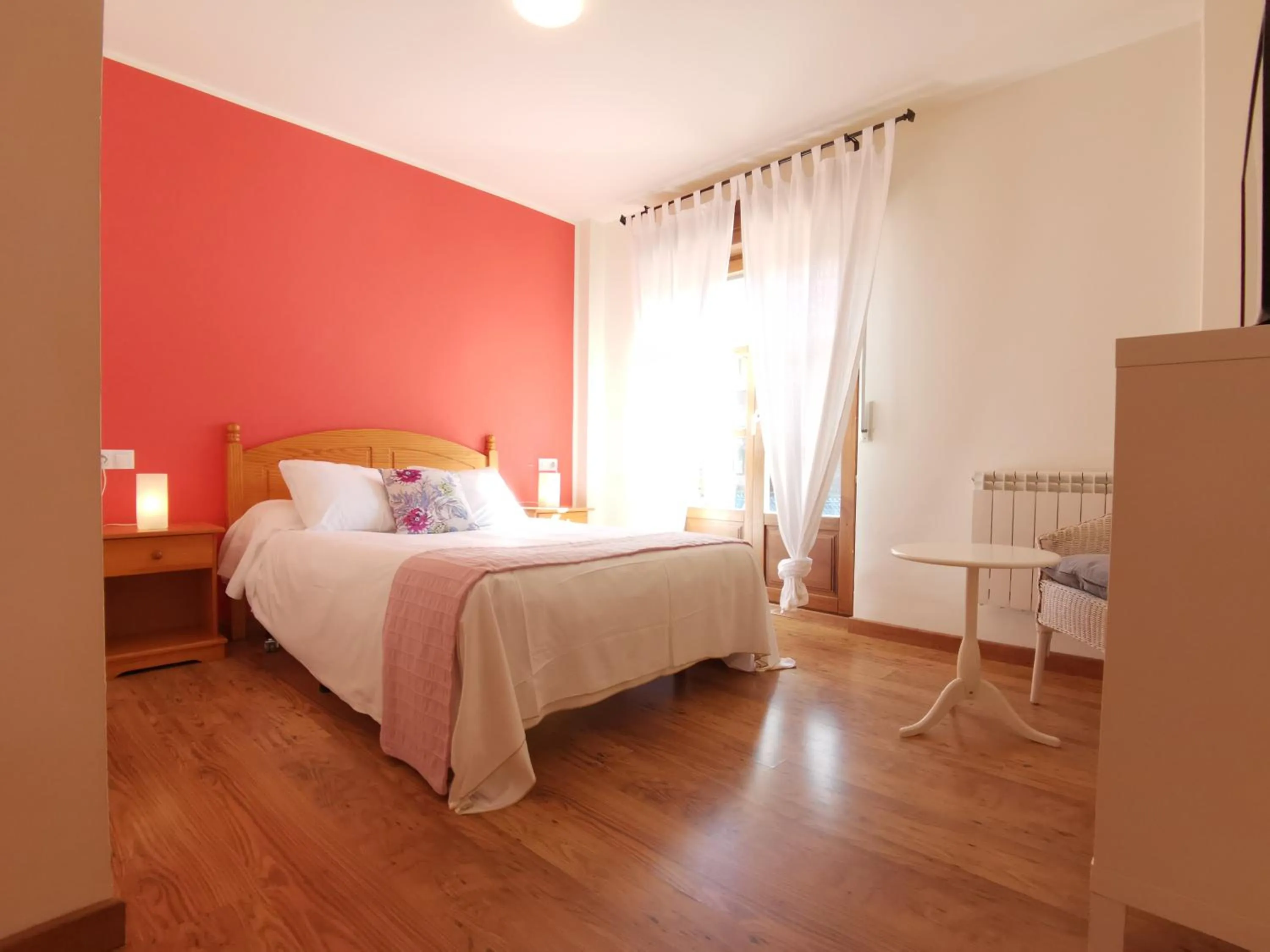 Bedroom, Bed in Hotel El Trasgu