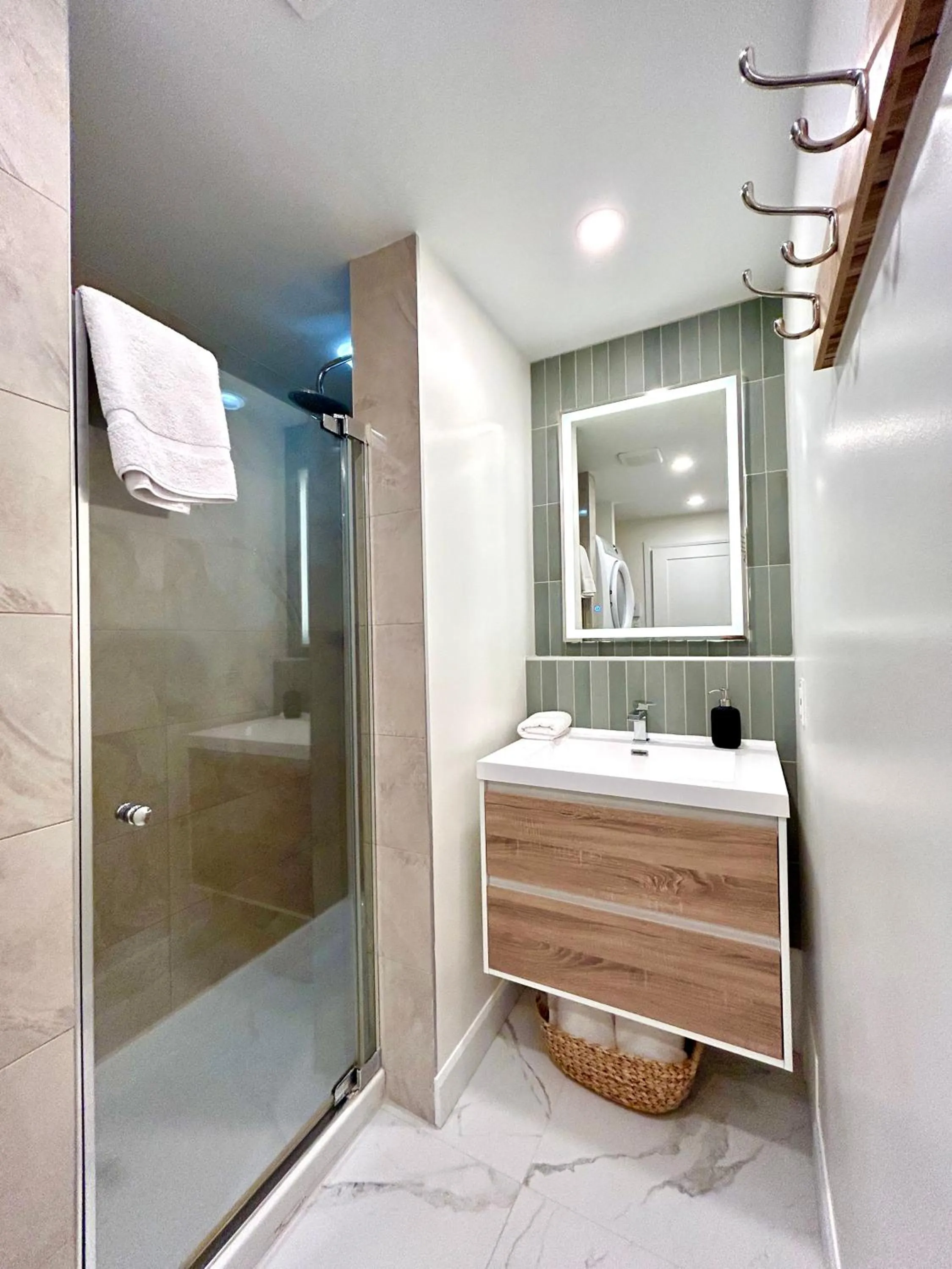 Shower in MTLVacationRentals - The City Chalet