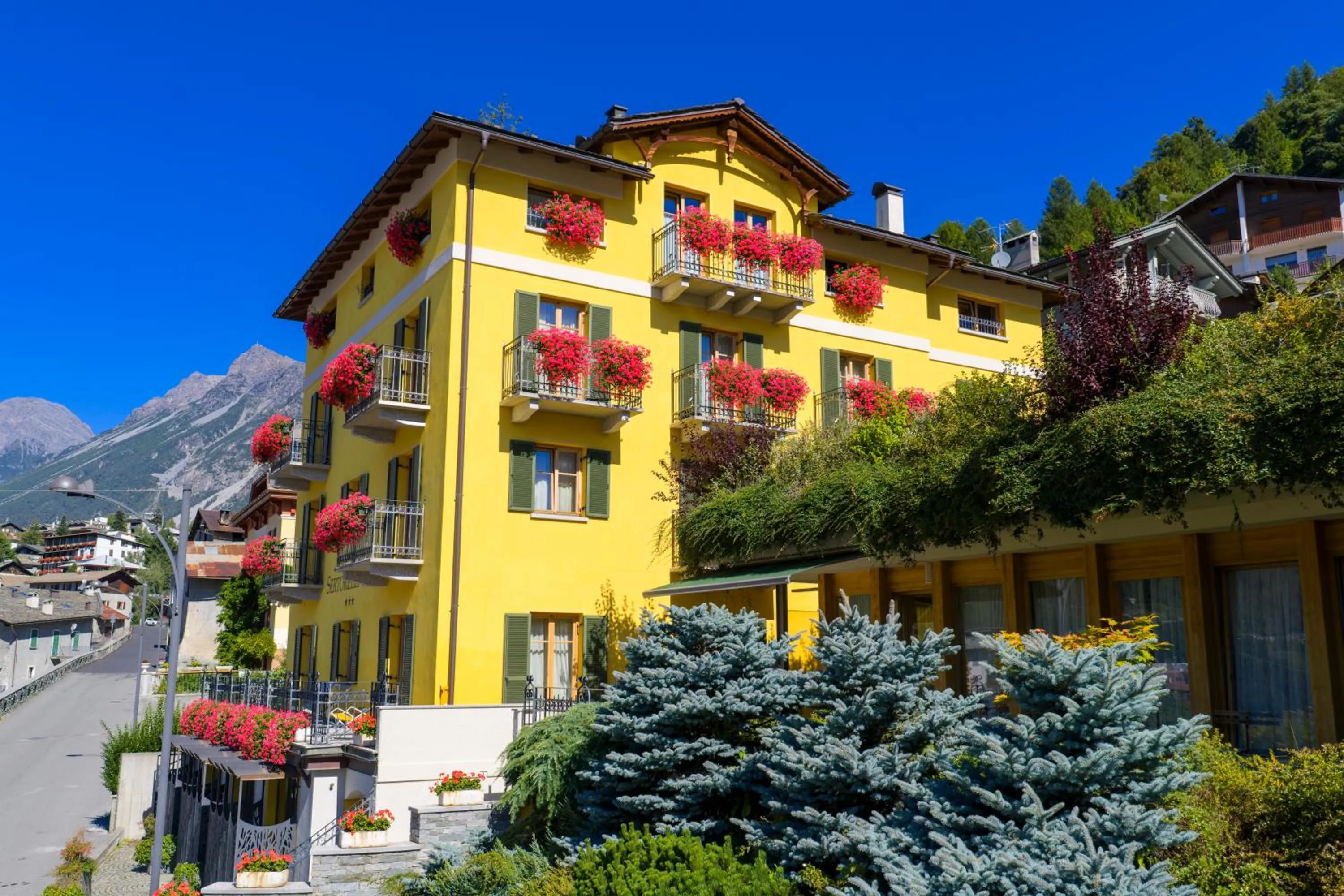 Property building in Hotel Meublè Sertorelli Reit