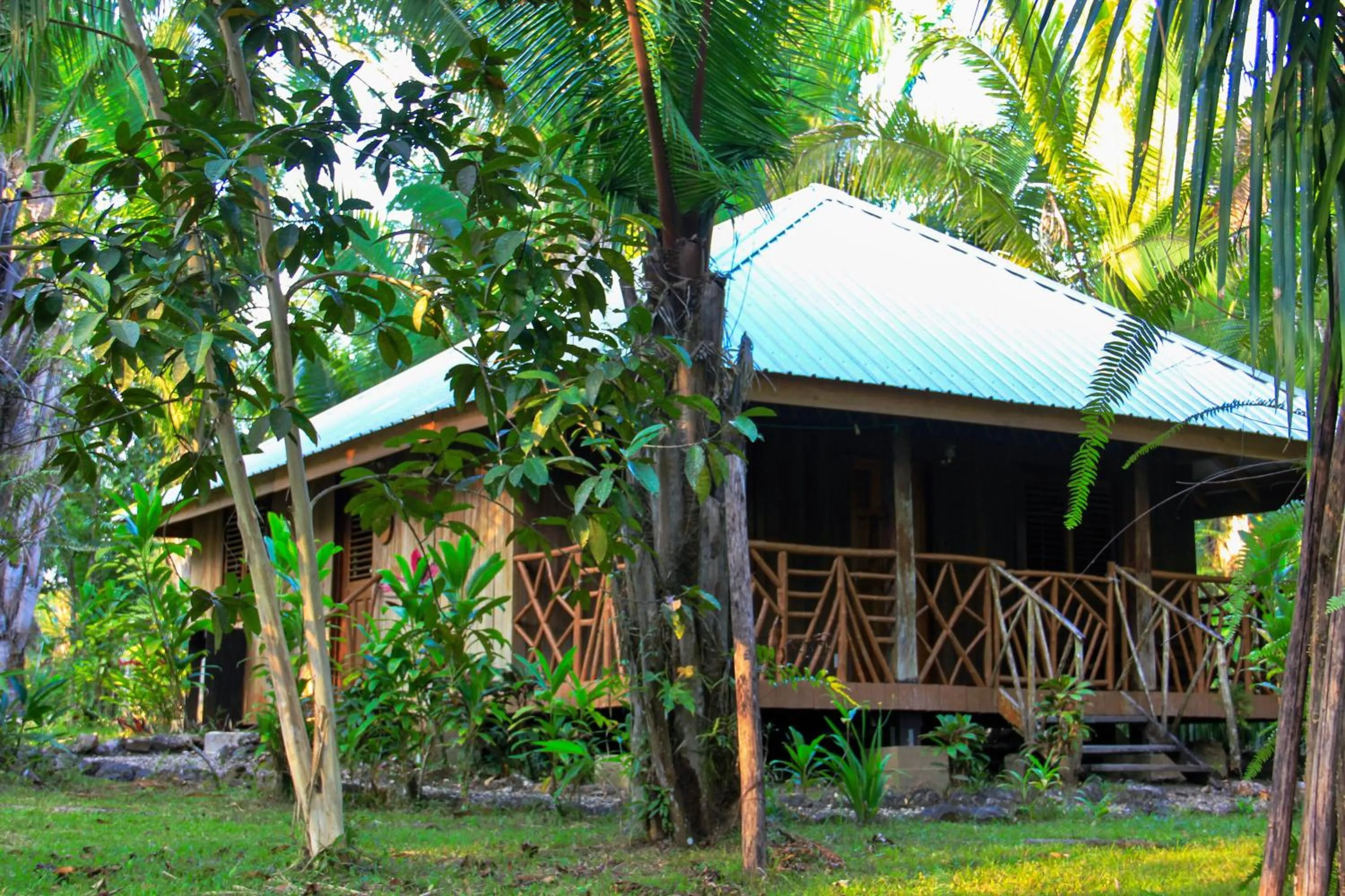 Property building in Sun Creek Lodge
