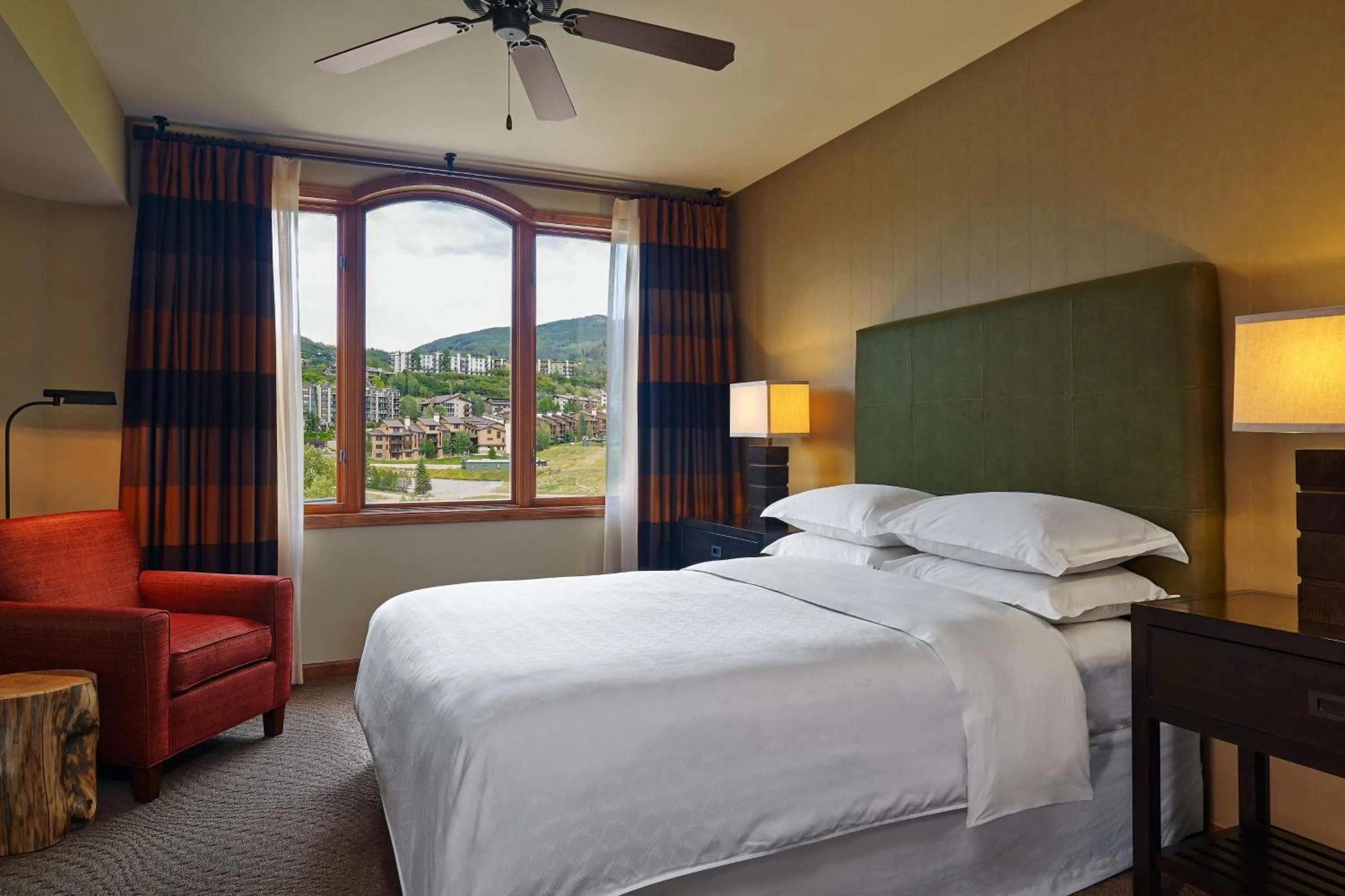 Bedroom, Bed in Sheraton Steamboat Resort Villas