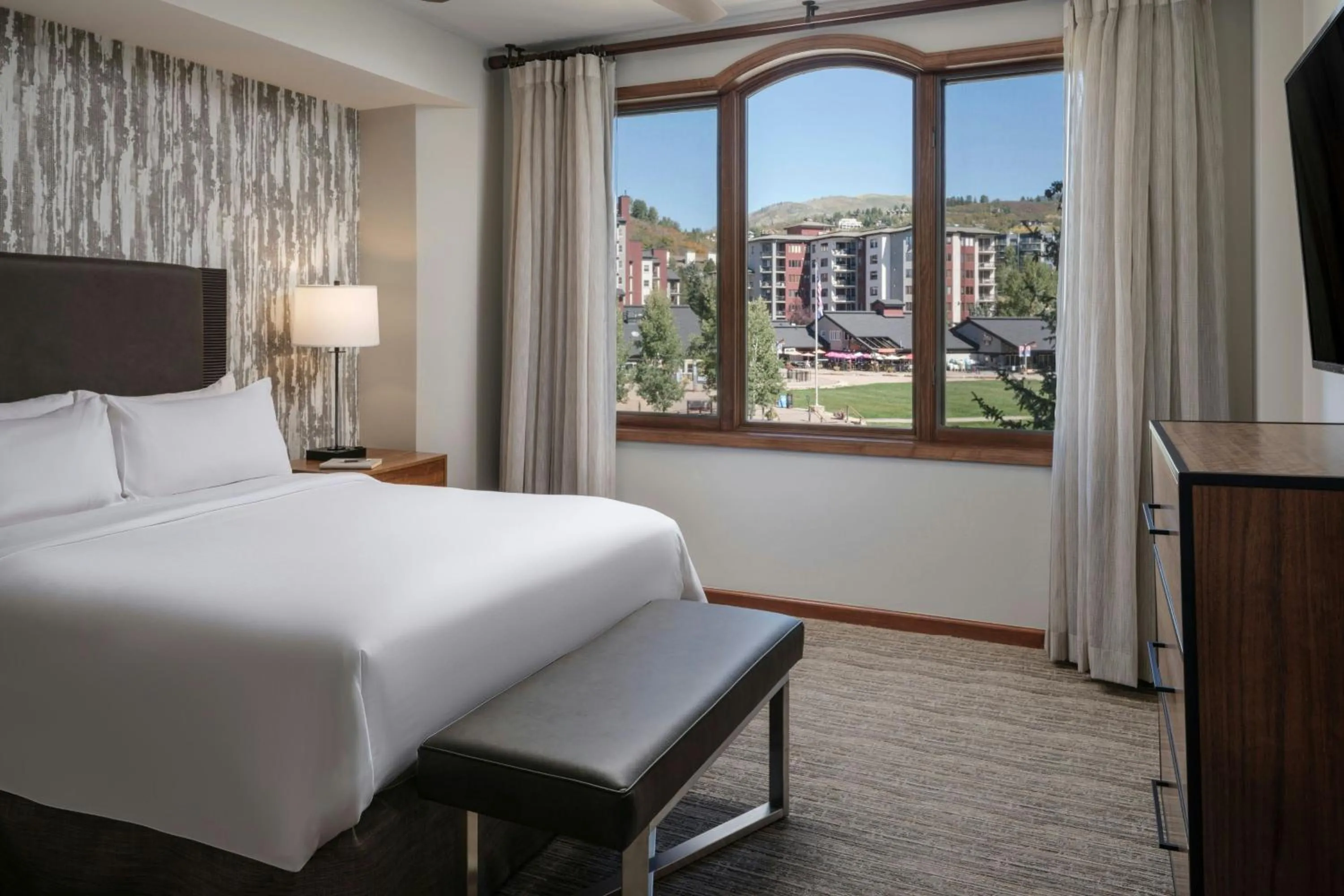 Bedroom, Bed in Sheraton Steamboat Resort Villas