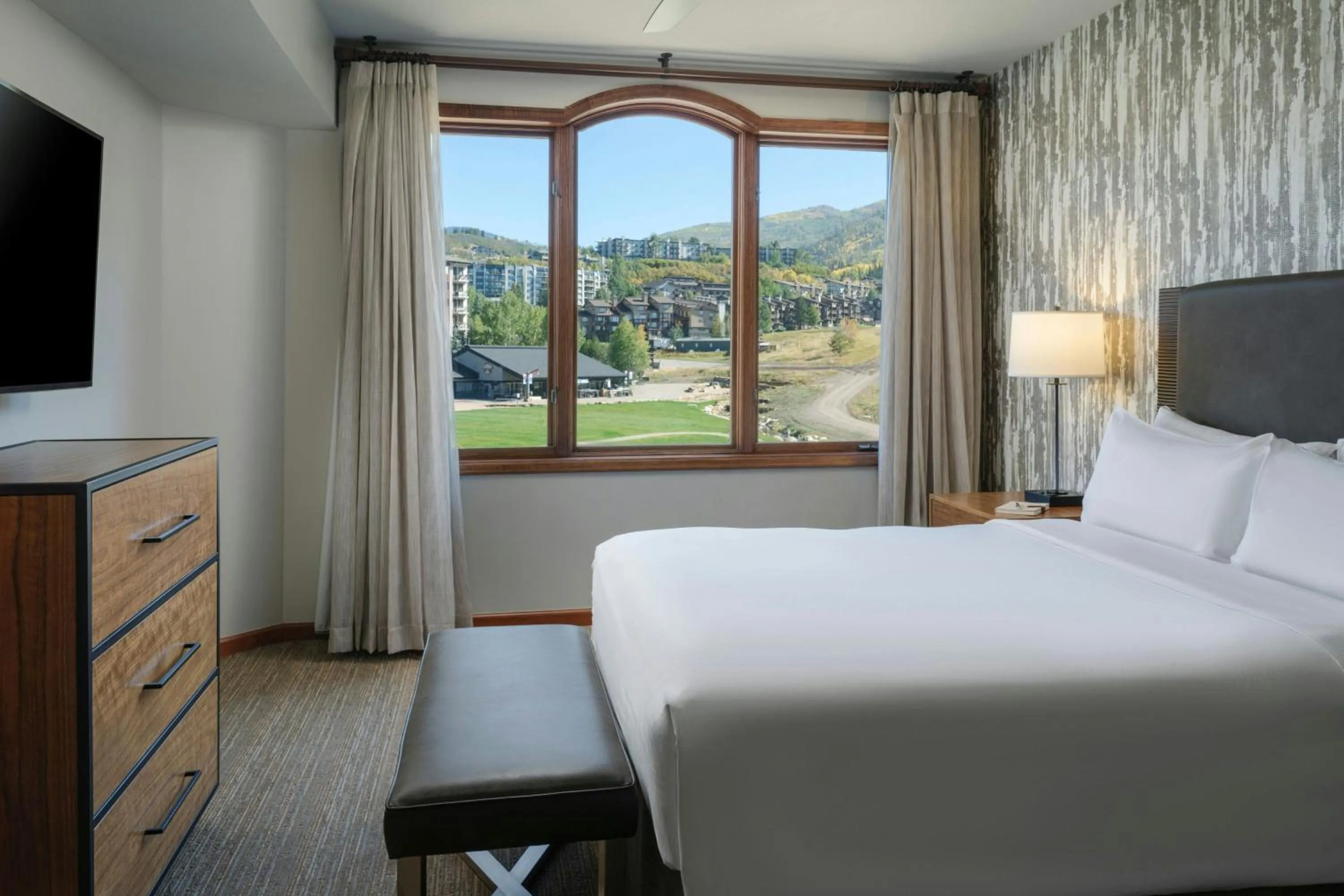 Bedroom, Bed in Sheraton Steamboat Resort Villas