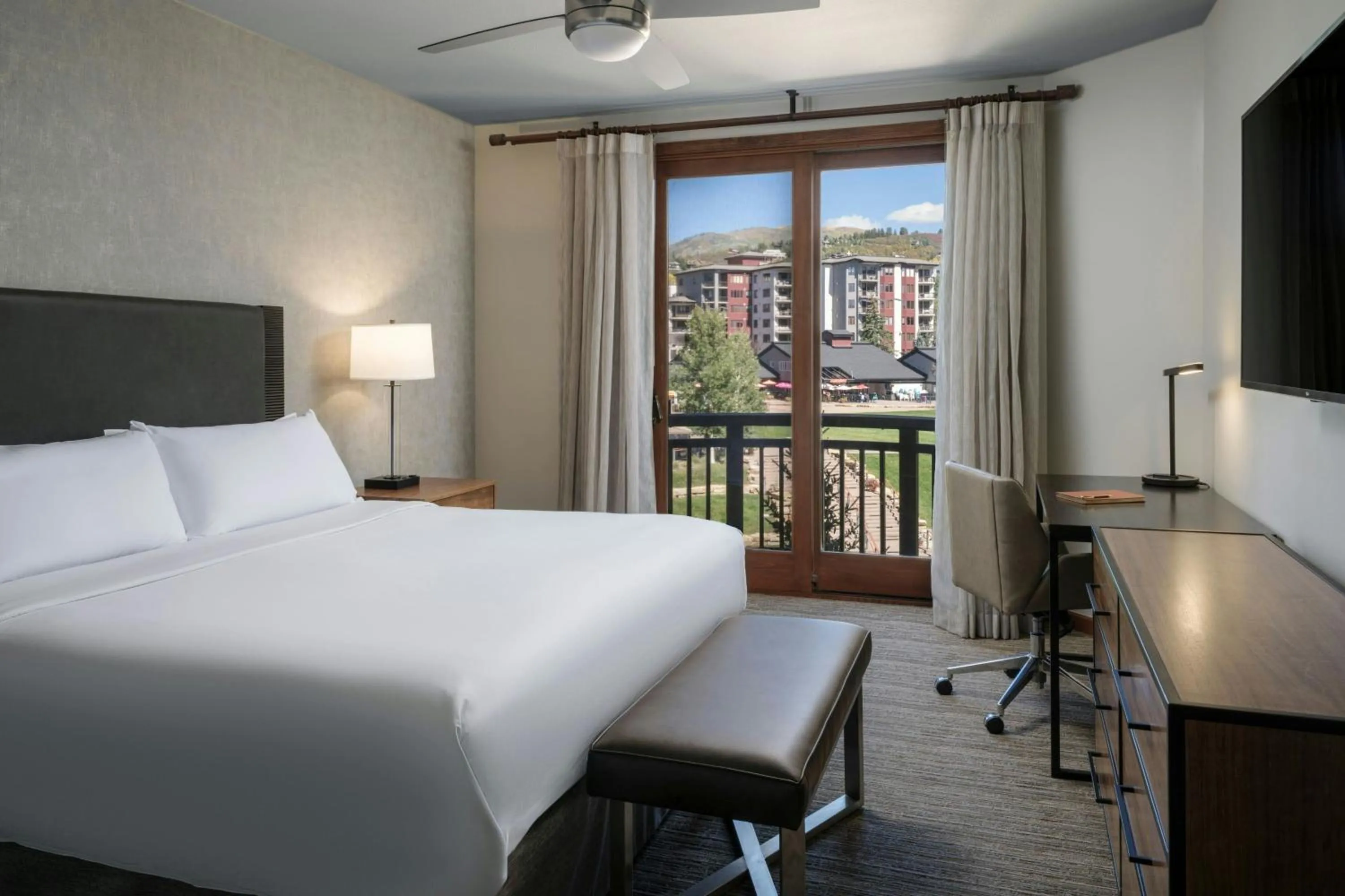 Bedroom, Bed in Sheraton Steamboat Resort Villas