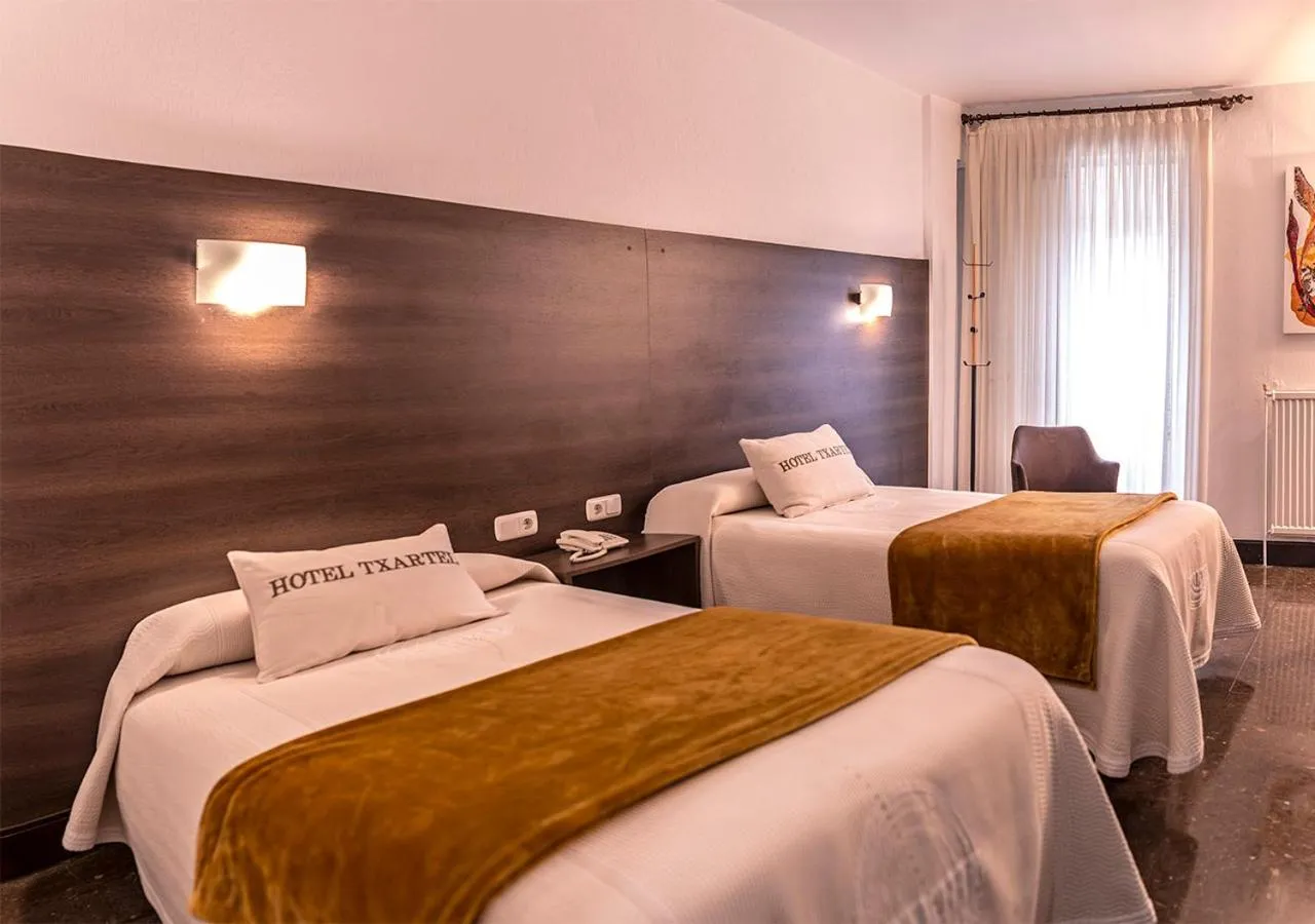 Bed in Hotel Txartel