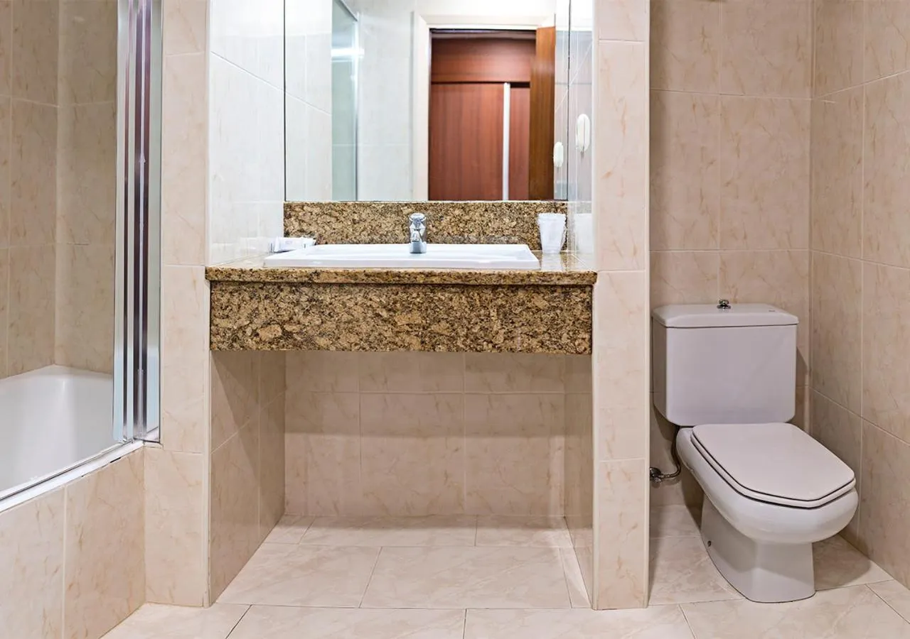 Bathroom in Hotel Txartel