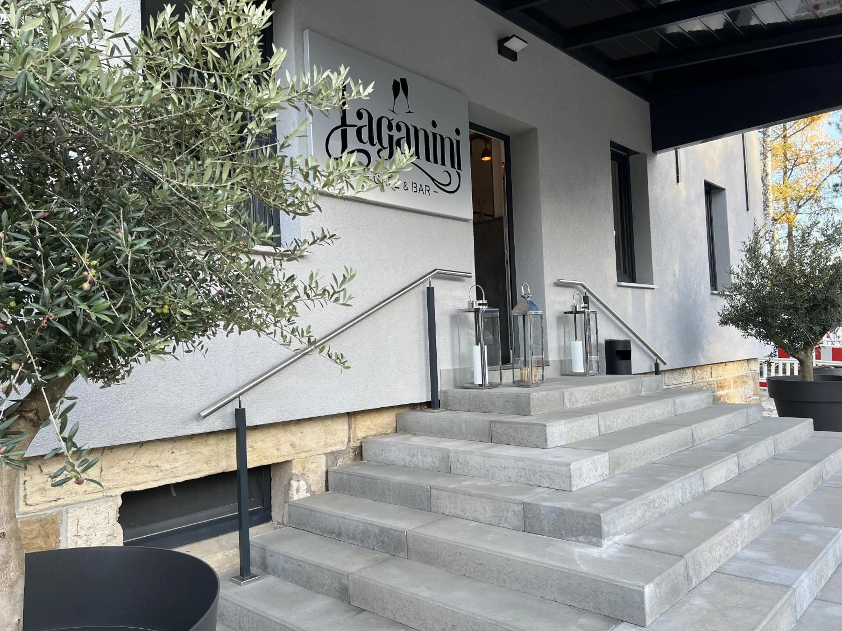 Dining area in Hotel Falken