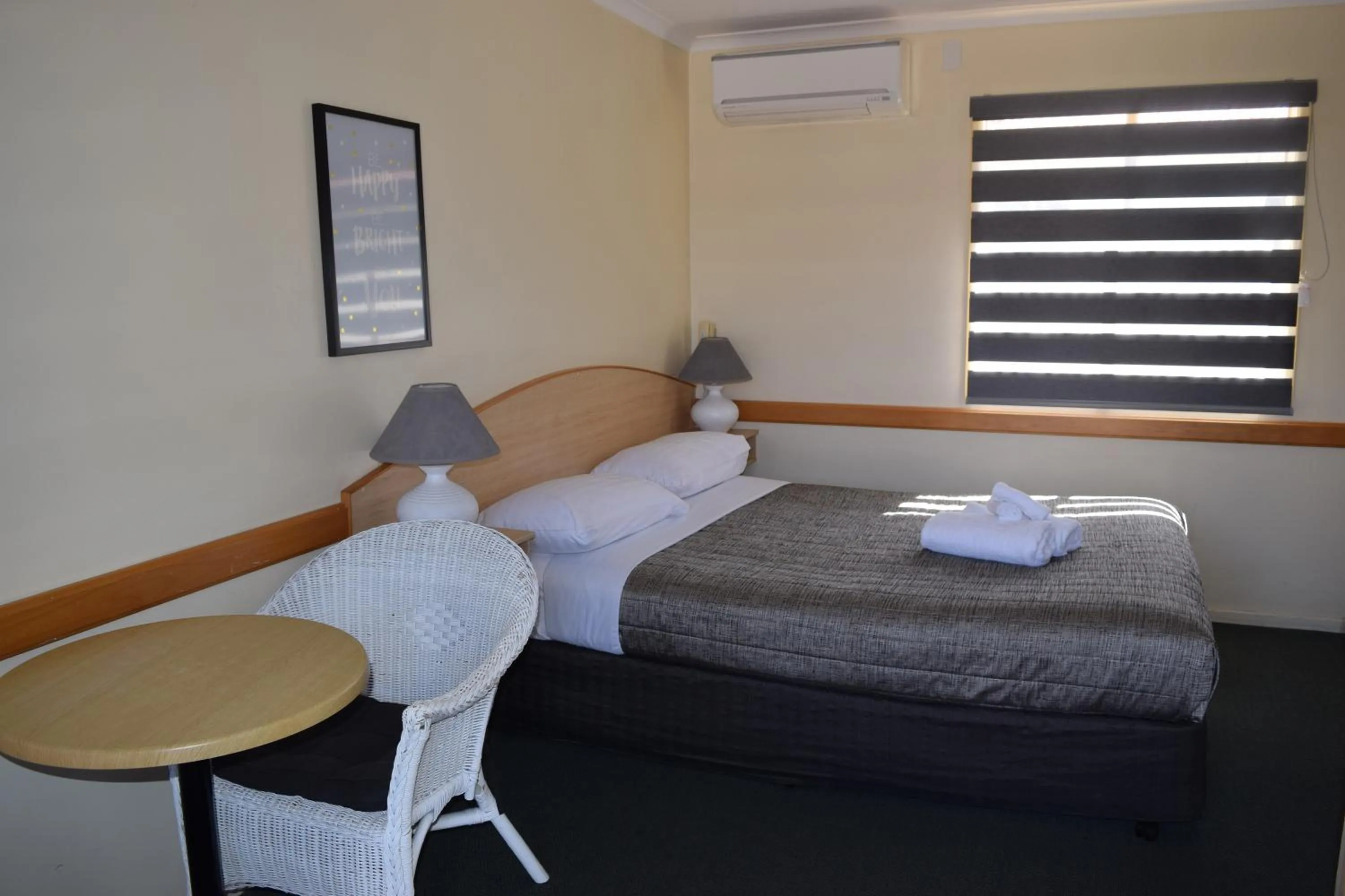 Photo of the whole room in Warwick Vines Motel