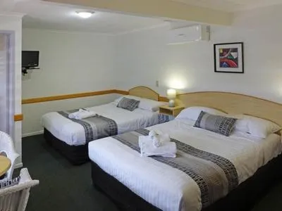 TV and multimedia in Warwick Vines Motel