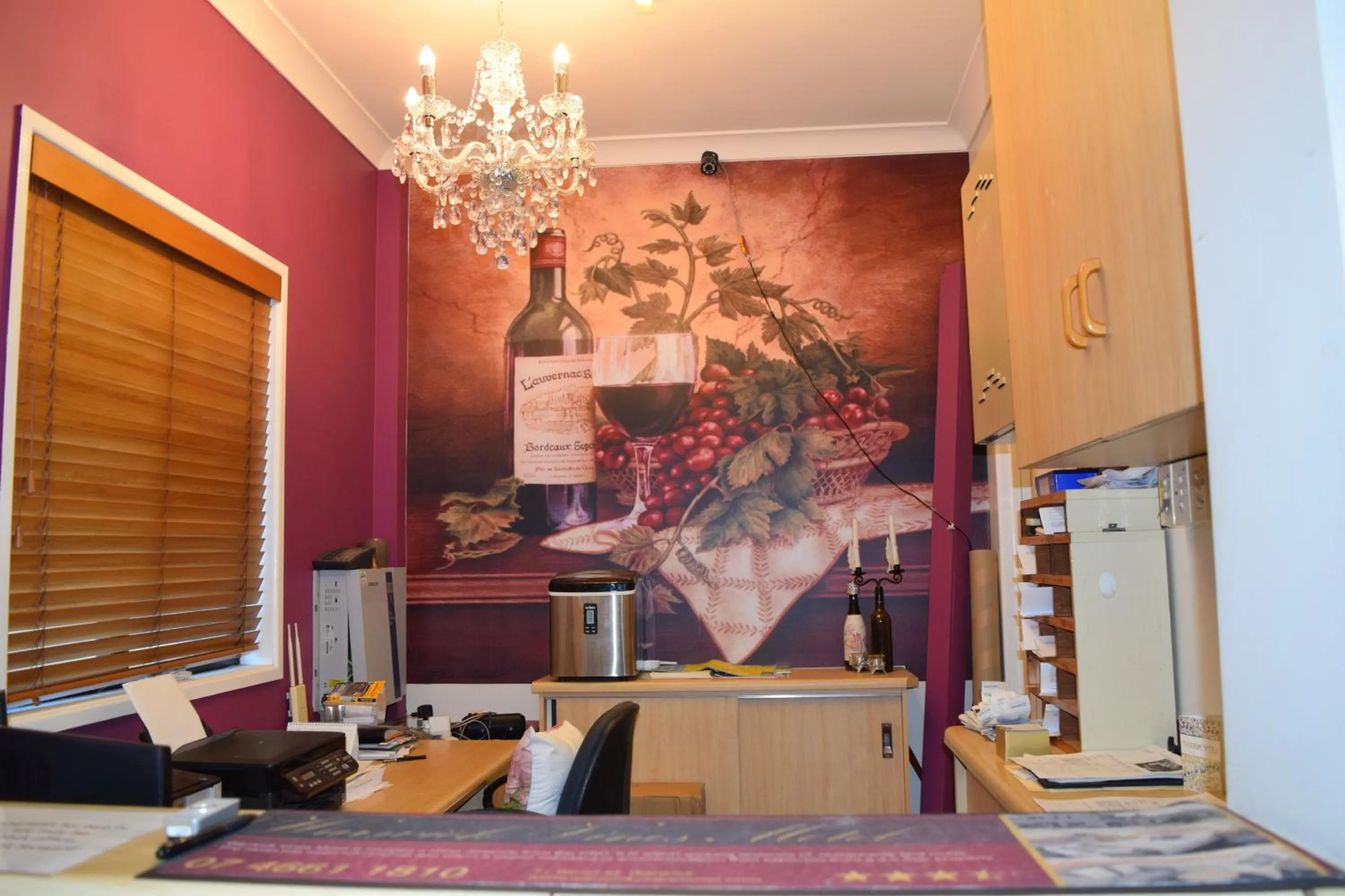 Property logo or sign in Warwick Vines Motel