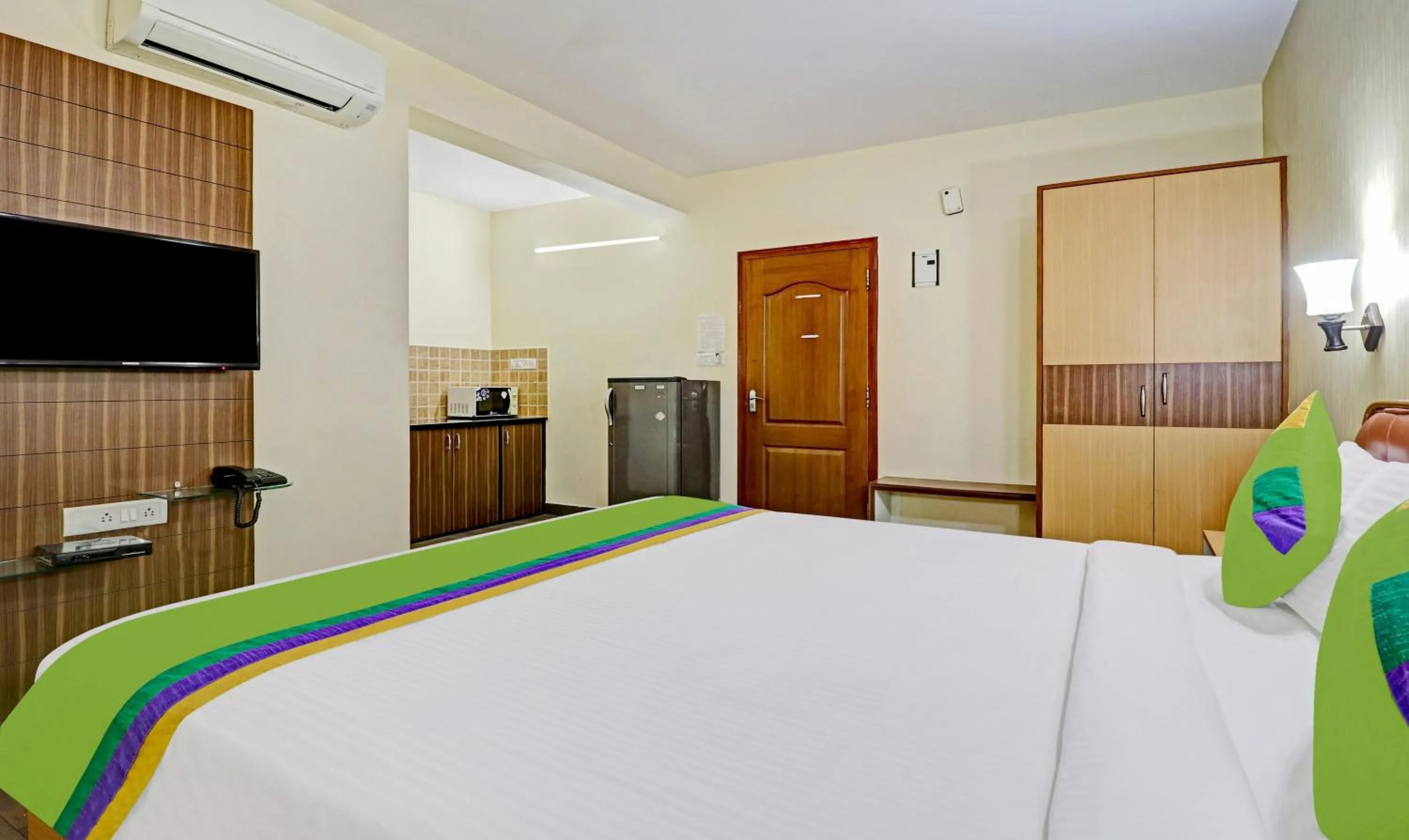 Bedroom, Bed in Treebo Akshaya Mayflower Vijaya Bank Layout