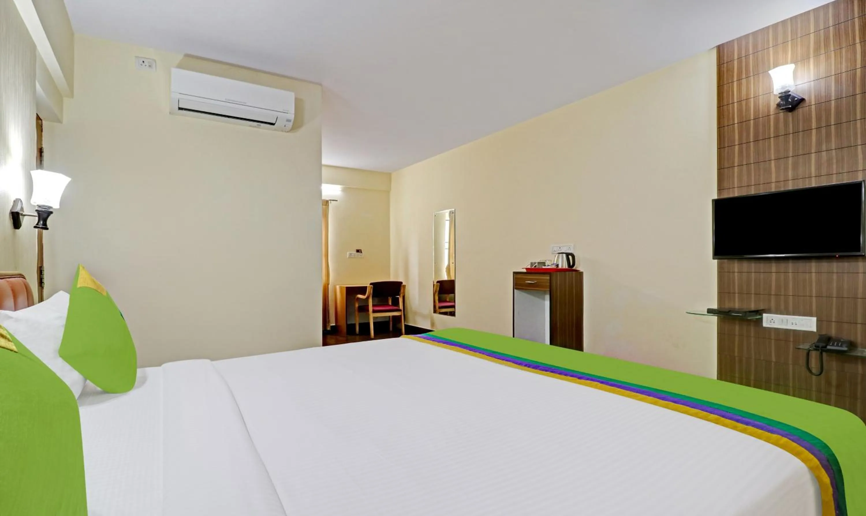 Bedroom, Bed in Treebo Akshaya Mayflower Vijaya Bank Layout