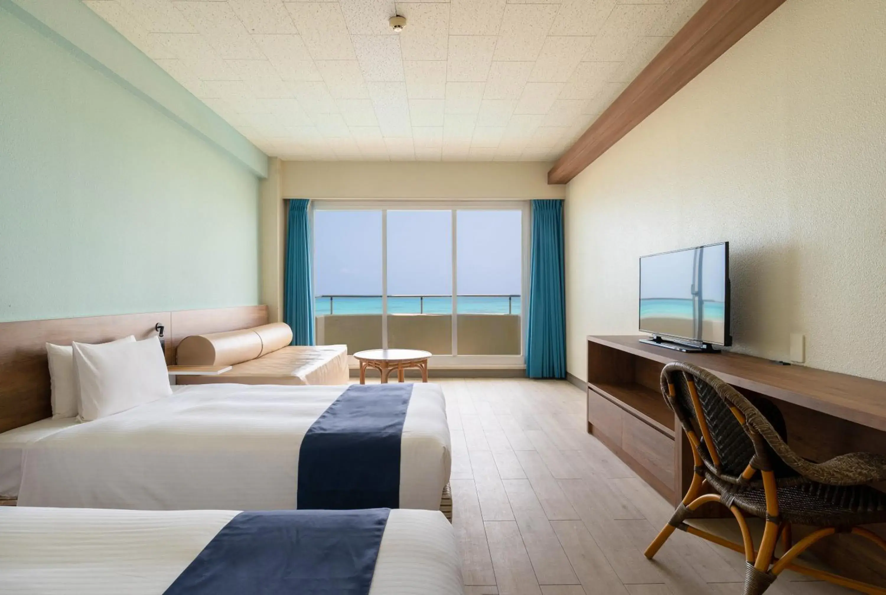 Deluxe Twin Room with Sea View - single occupancy in EN RESORT Kumejima EEF Beach Hotel Deluxe Twin Room with Sea View - single occupancy in EN RESORT Kumejima EEF Beach Hotel