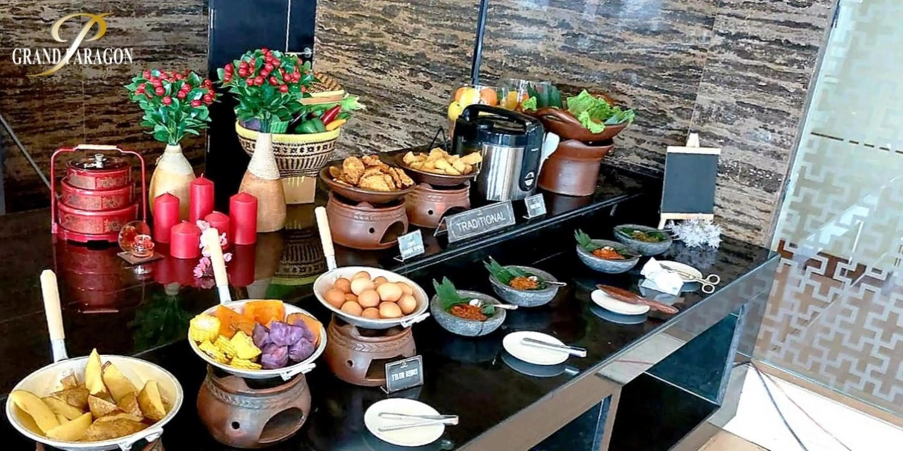 Restaurant/places to eat in Grand Paragon Hotel