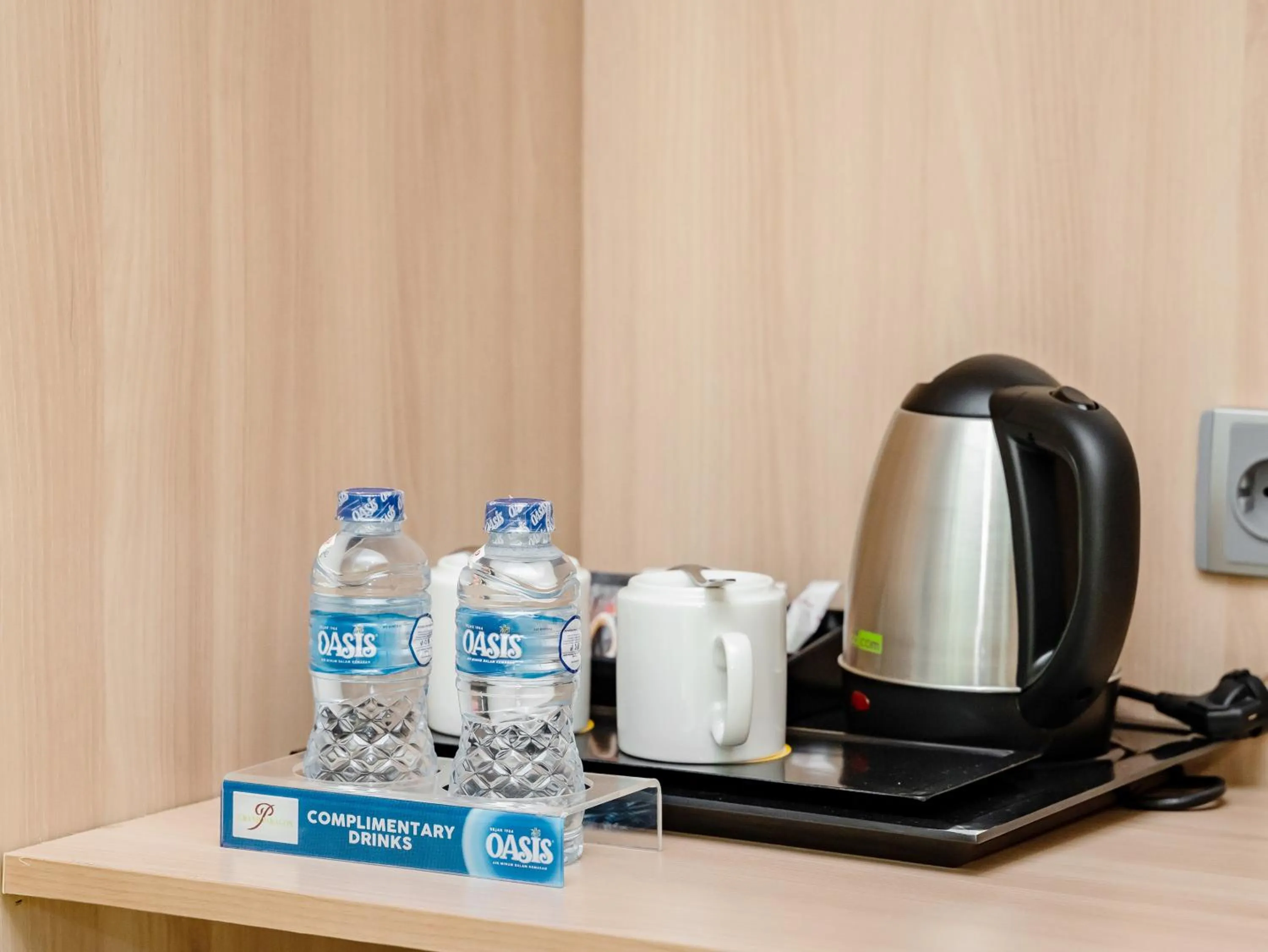 Coffee/tea facilities in Grand Paragon Hotel