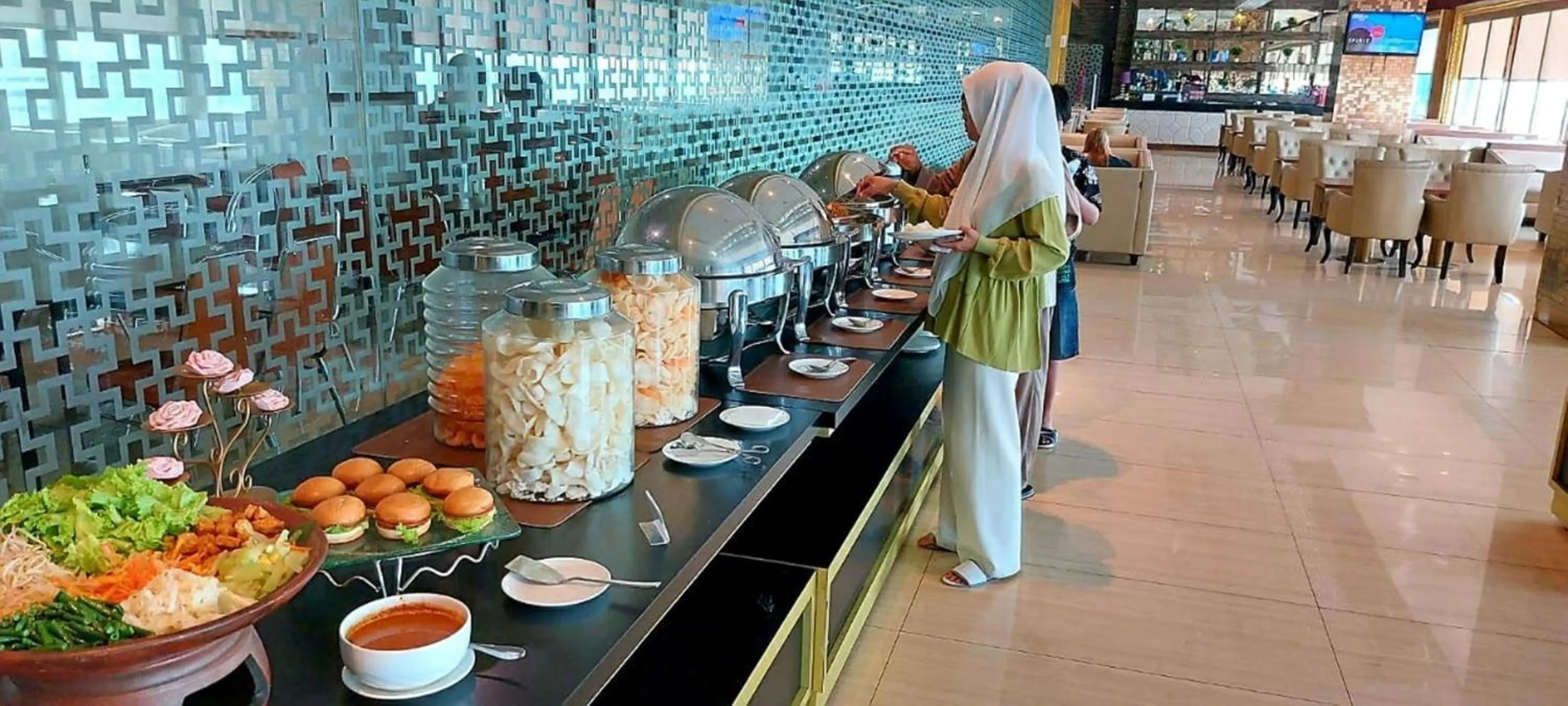 Breakfast in Grand Paragon Hotel