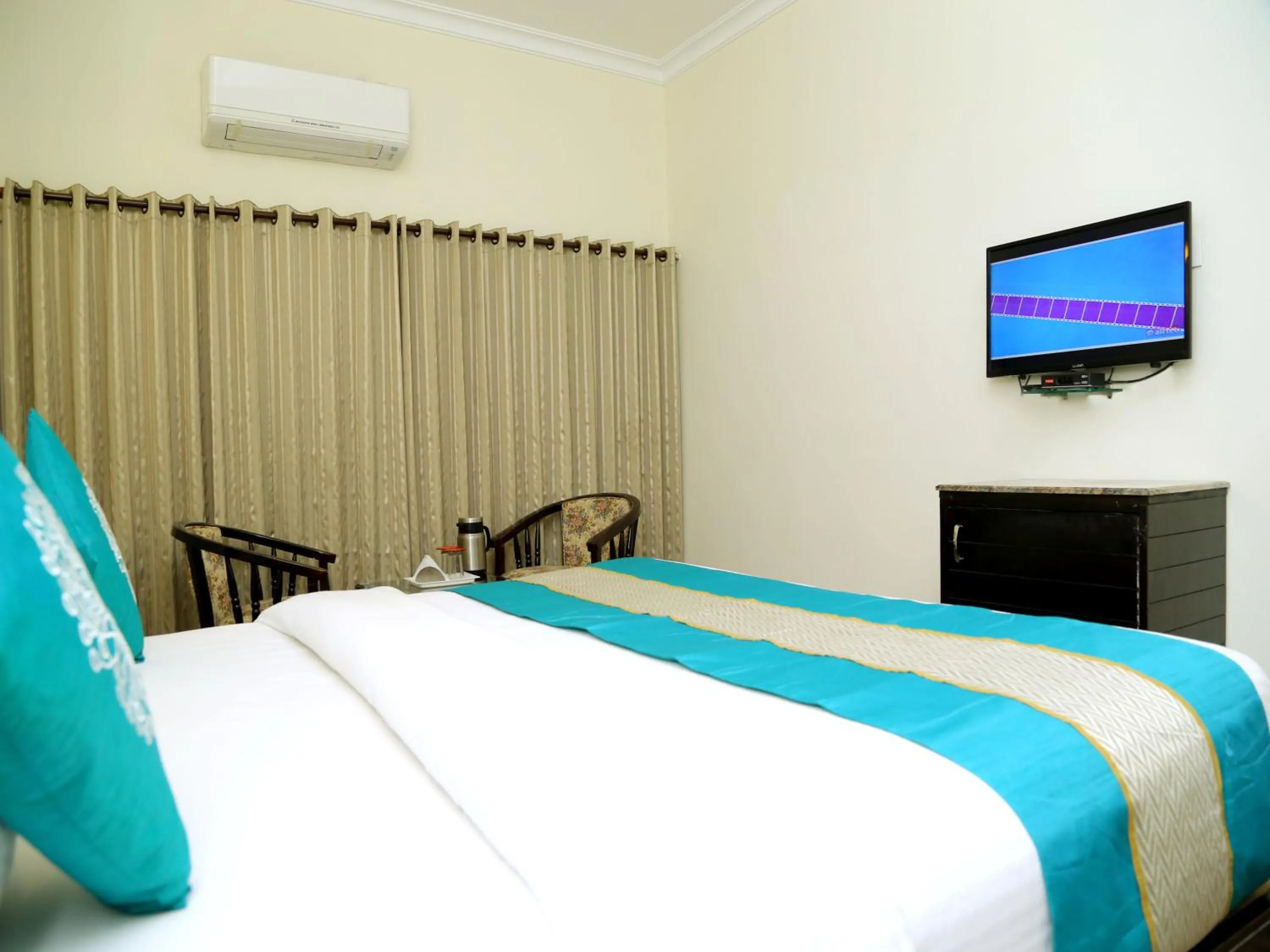 Bedroom, Bed in Akashdeep 22