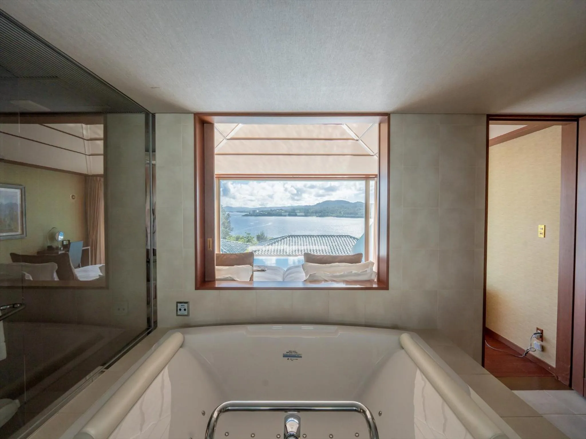 Hot Tub in Oriental Hills Okinawa