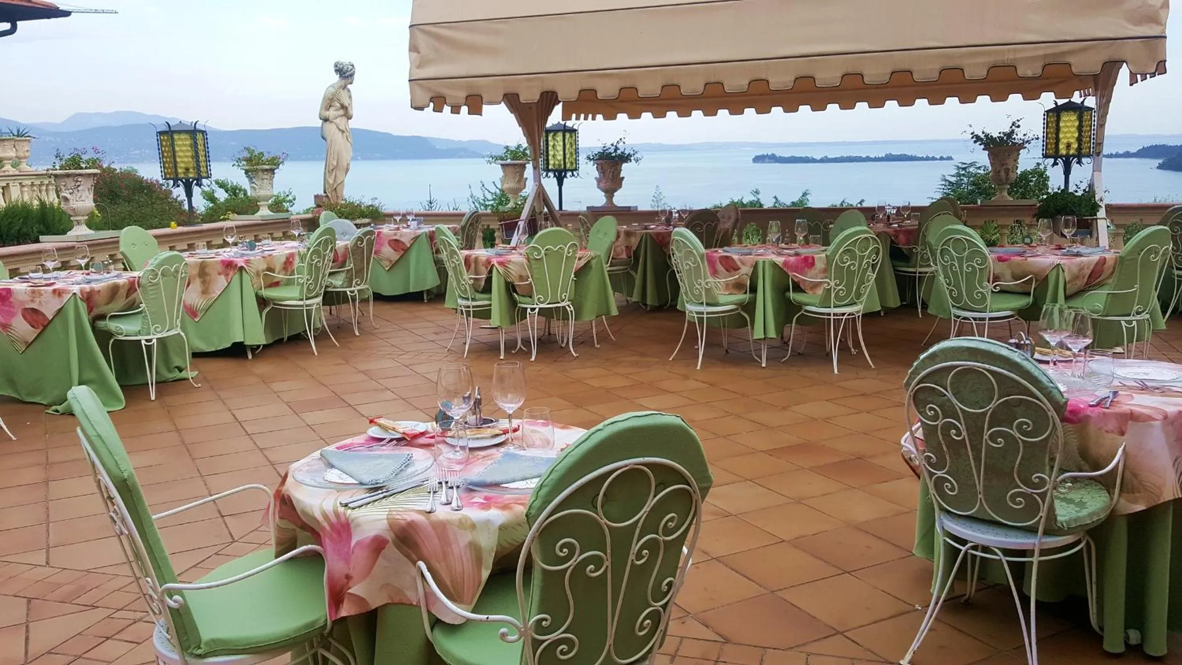 Restaurant/places to eat in Park Hotel Ville Montefiori