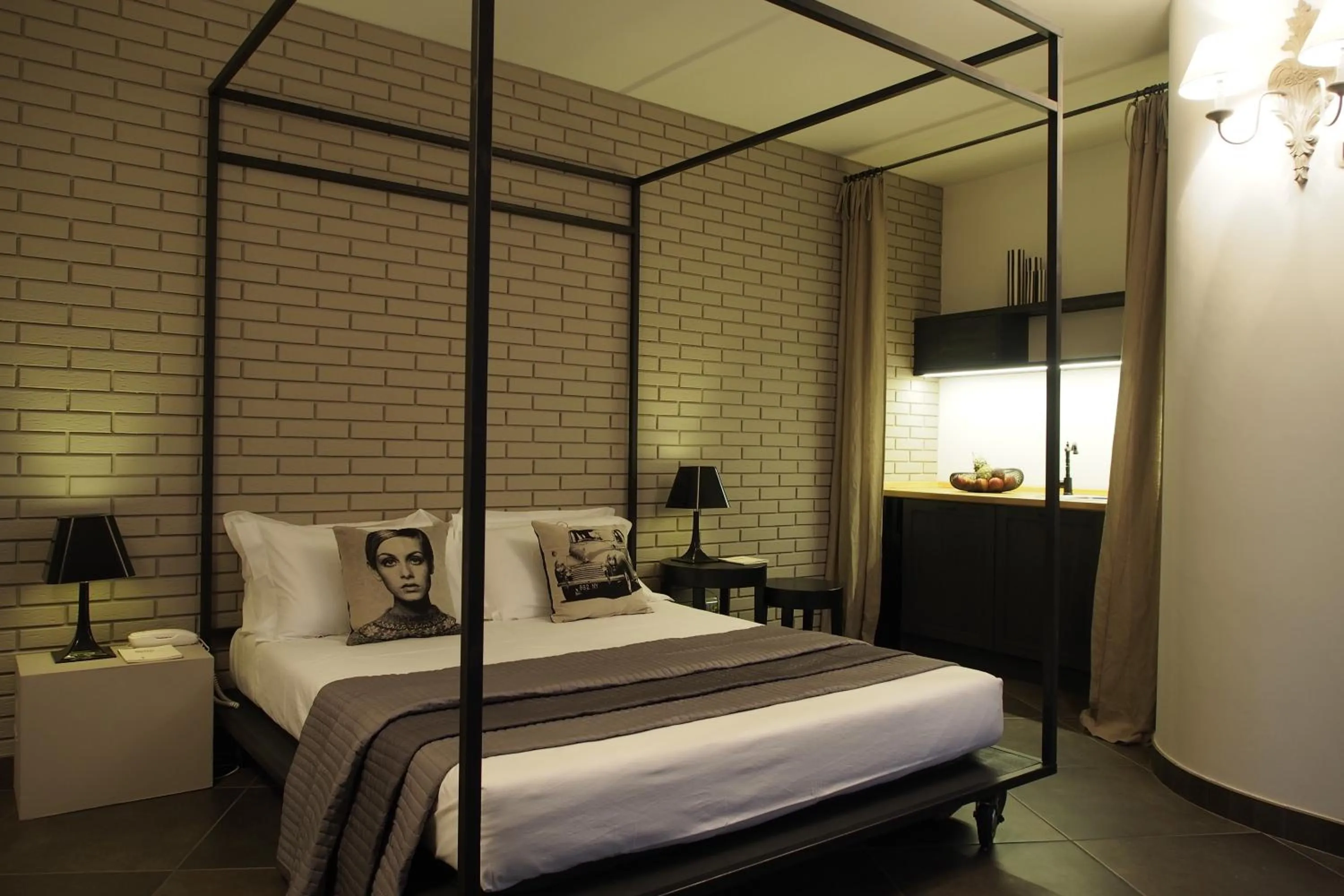 Dining area, Bed in Terrazzani Suite