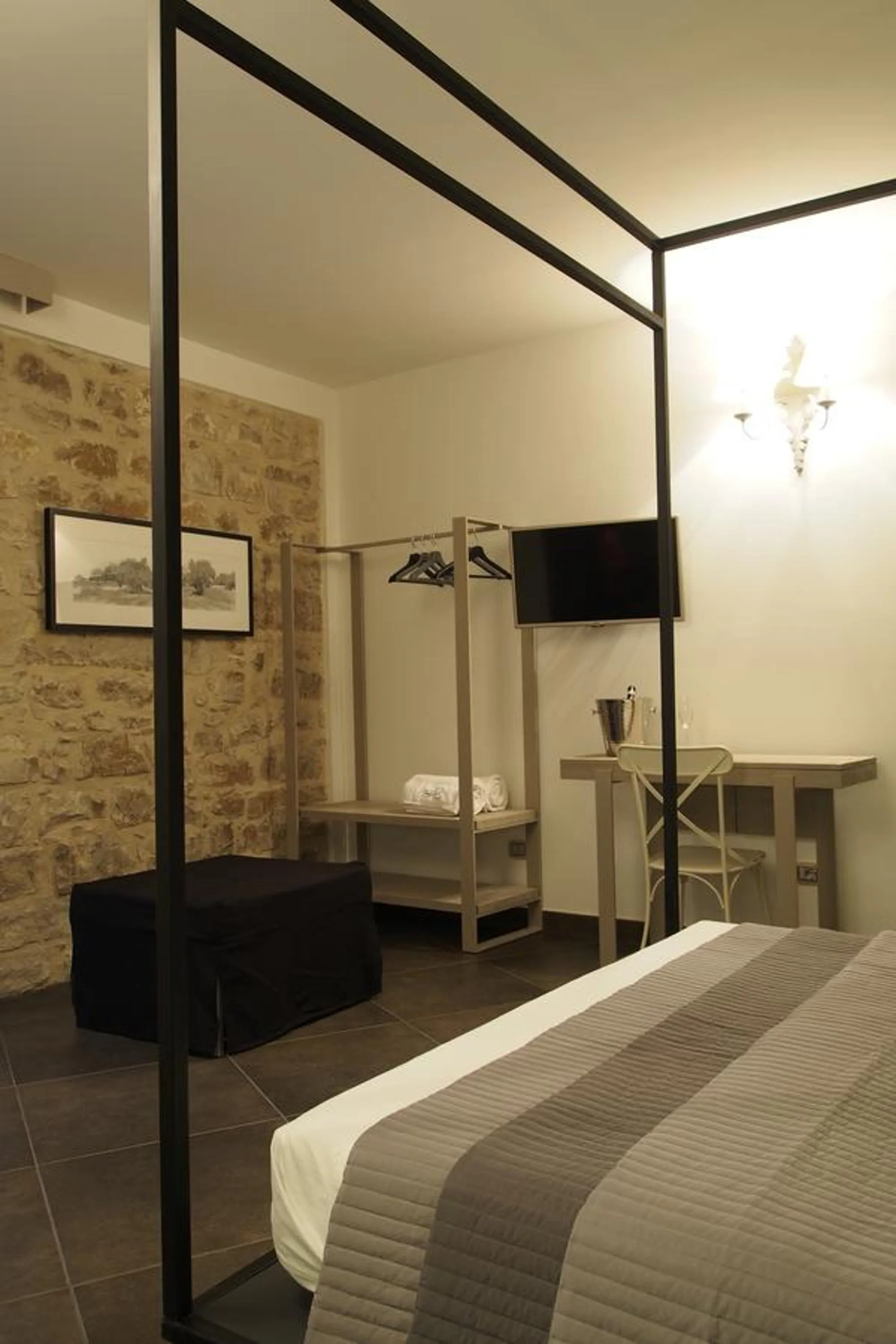 Decorative detail, Bed in Terrazzani Suite