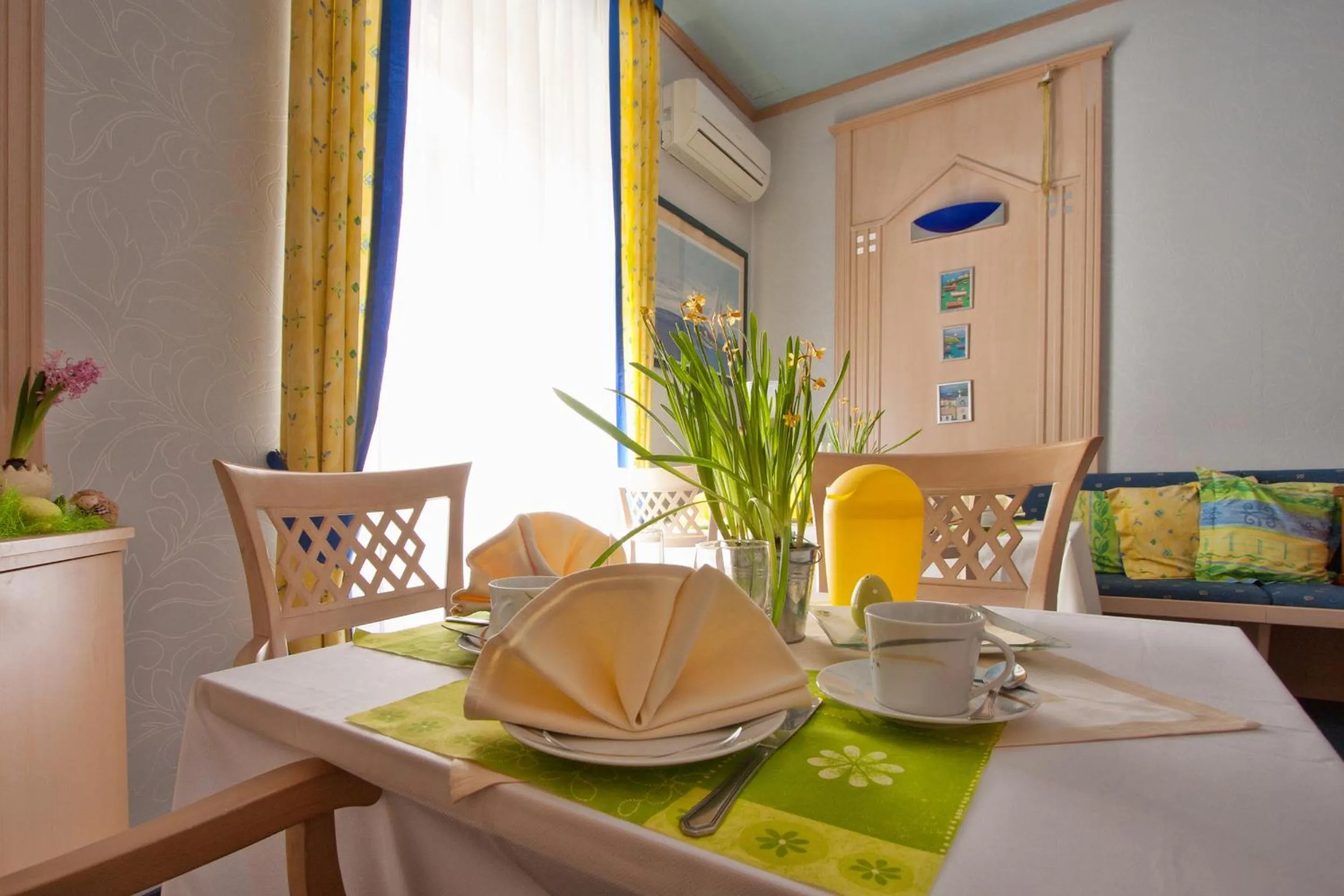 Buffet breakfast in Hotel Scaletta