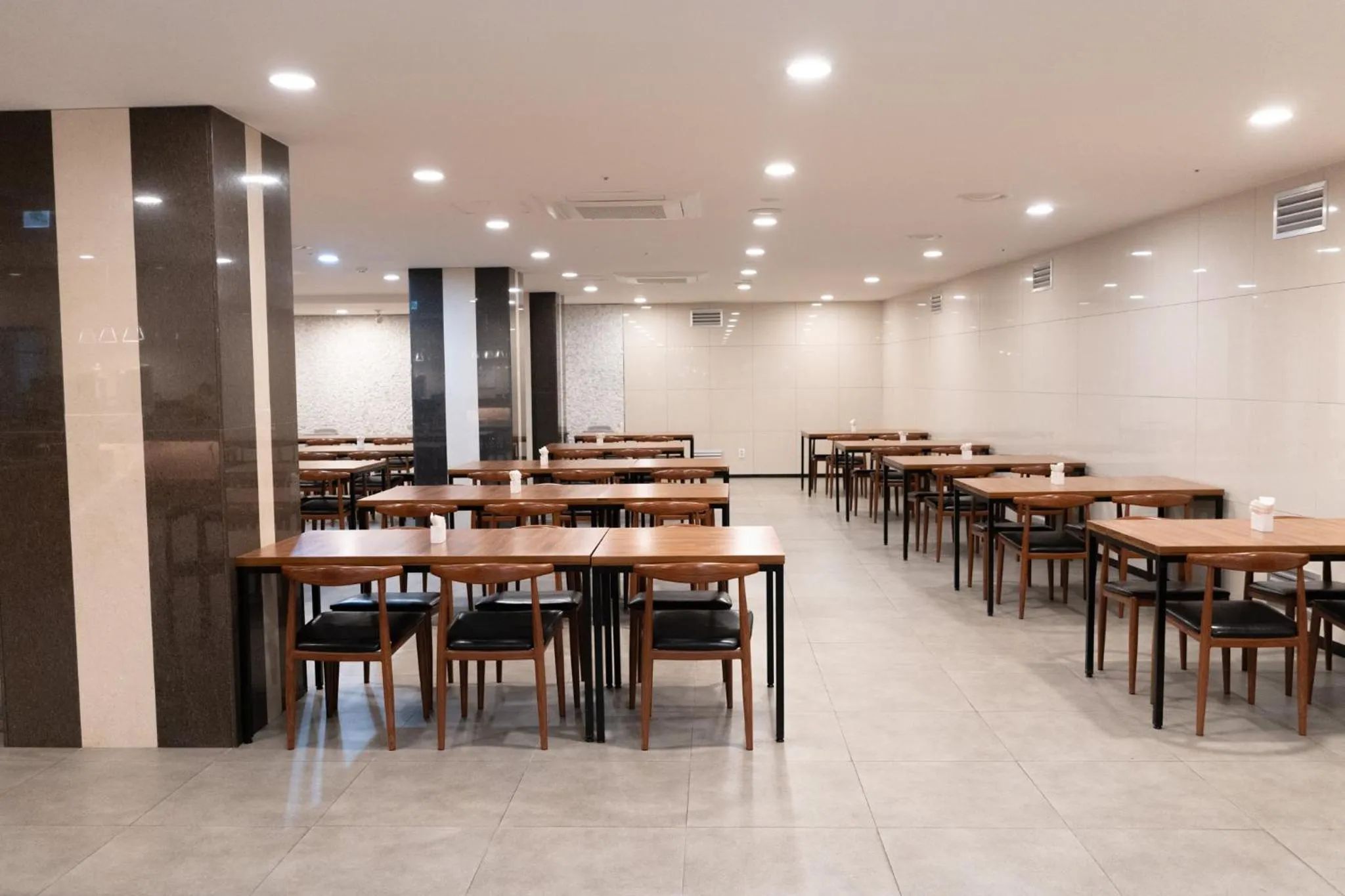 Restaurant/places to eat in Sokcho Marina Hotel