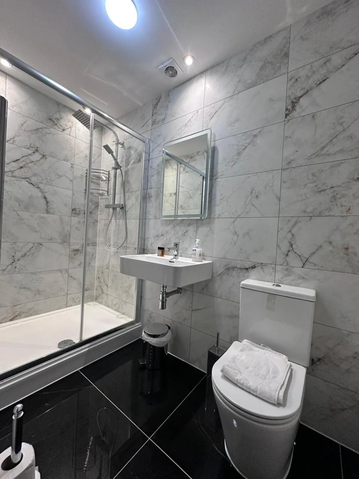 Shower in Acacia Hotel