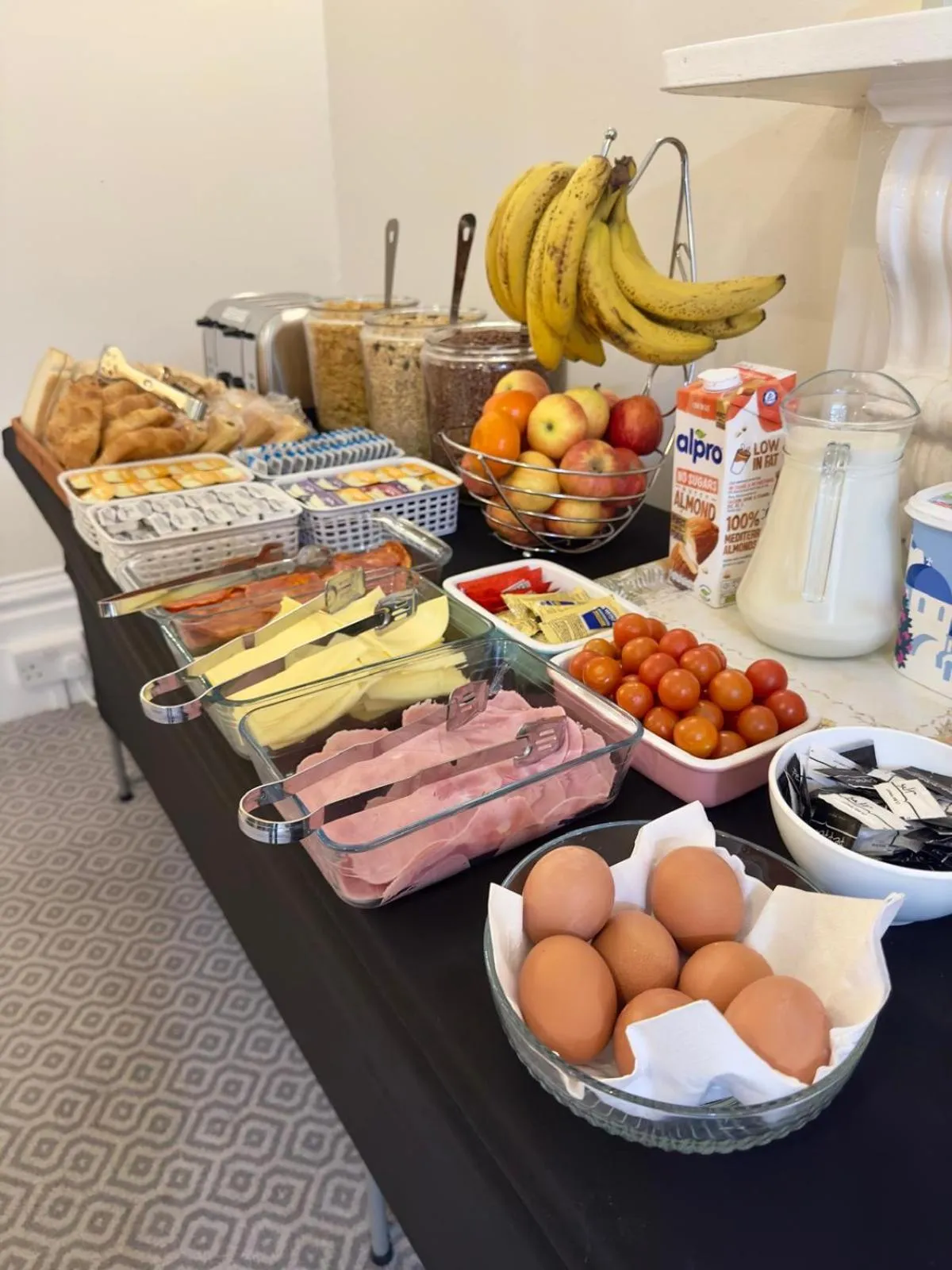 Breakfast in Acacia Hotel