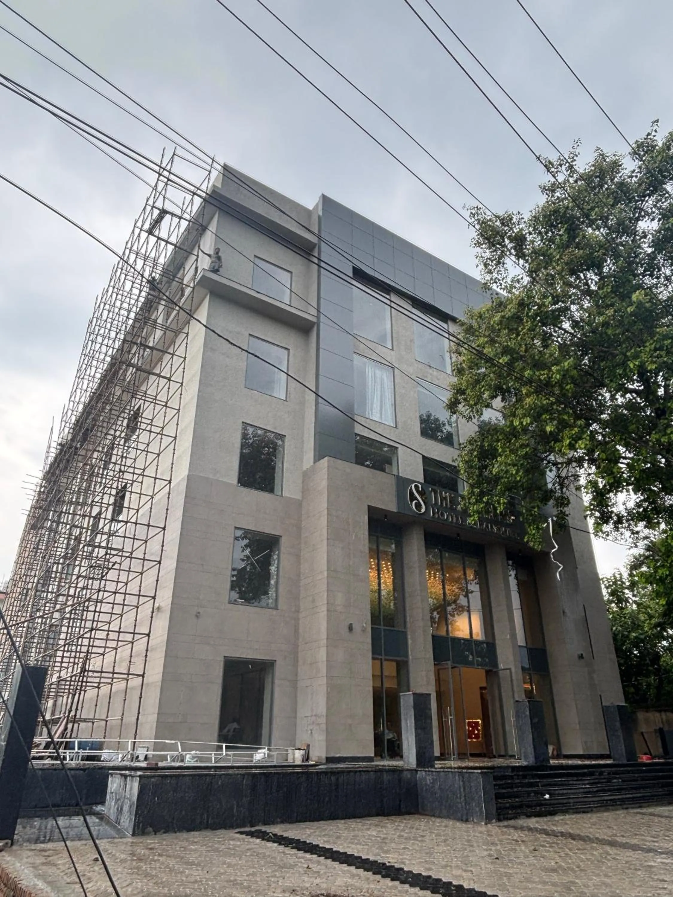 The Supreme Hotel and Banquet