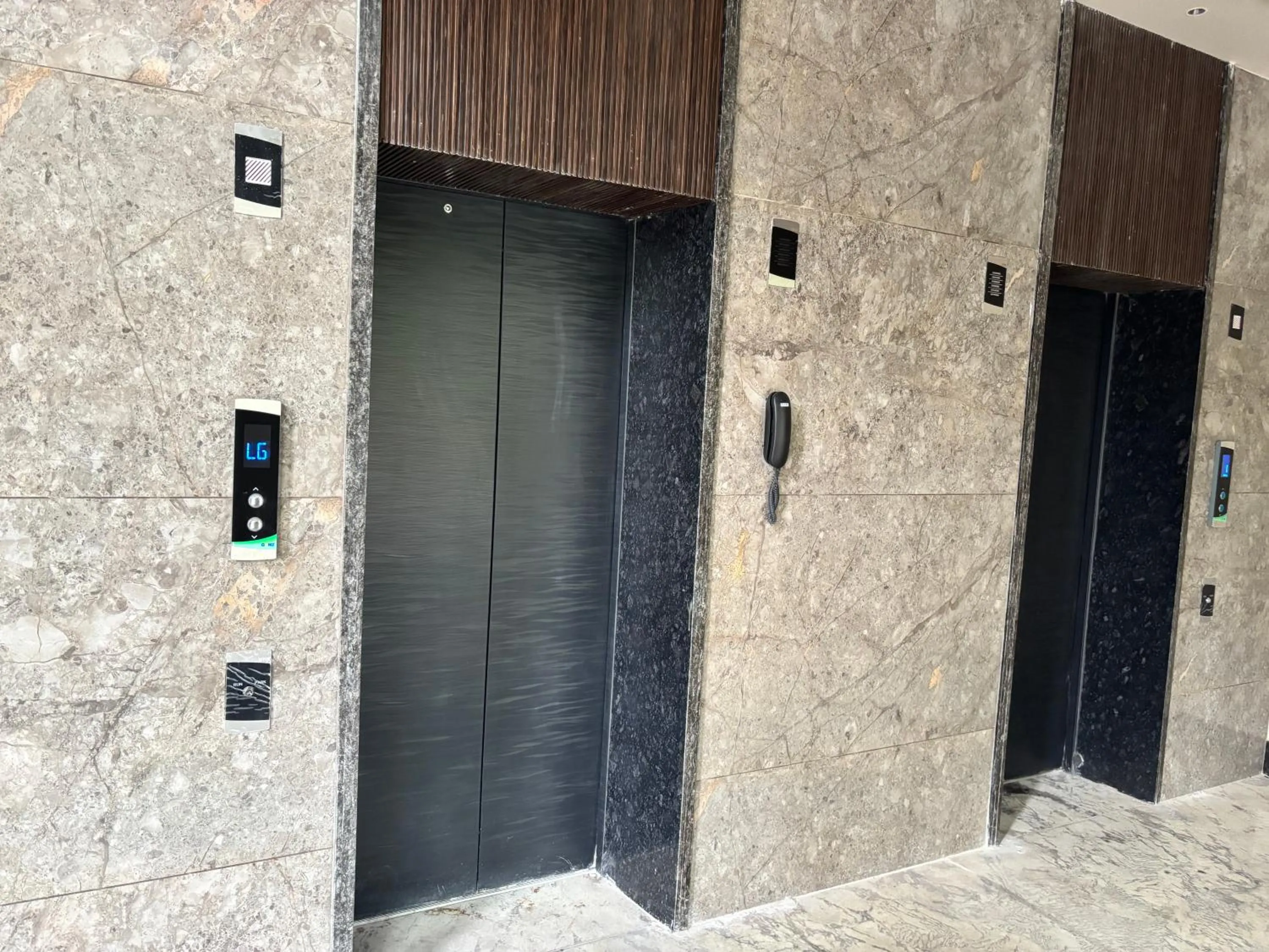 The Supreme Hotel and Banquet