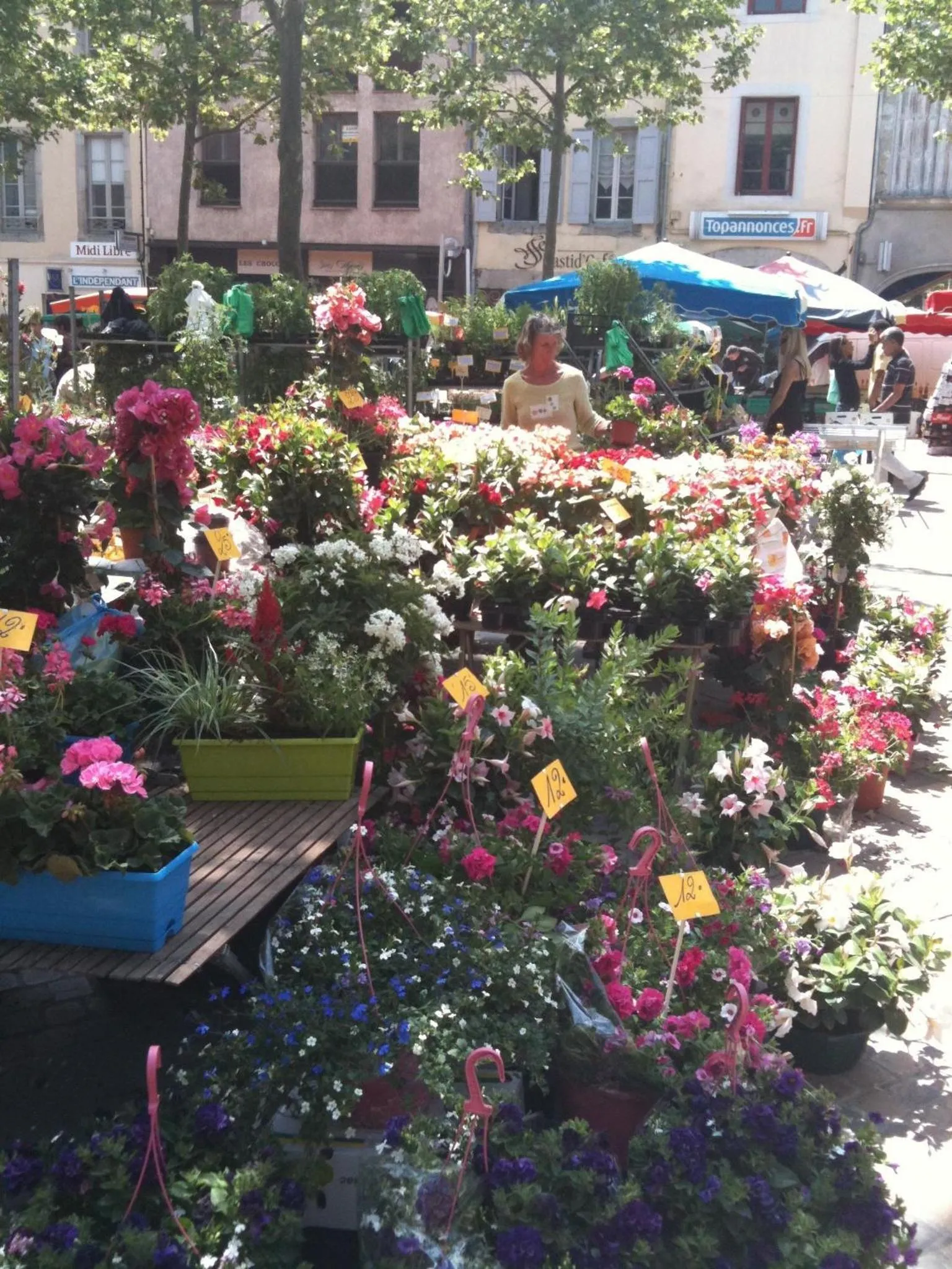Neighbourhood in The Apartments, Rue Barbès