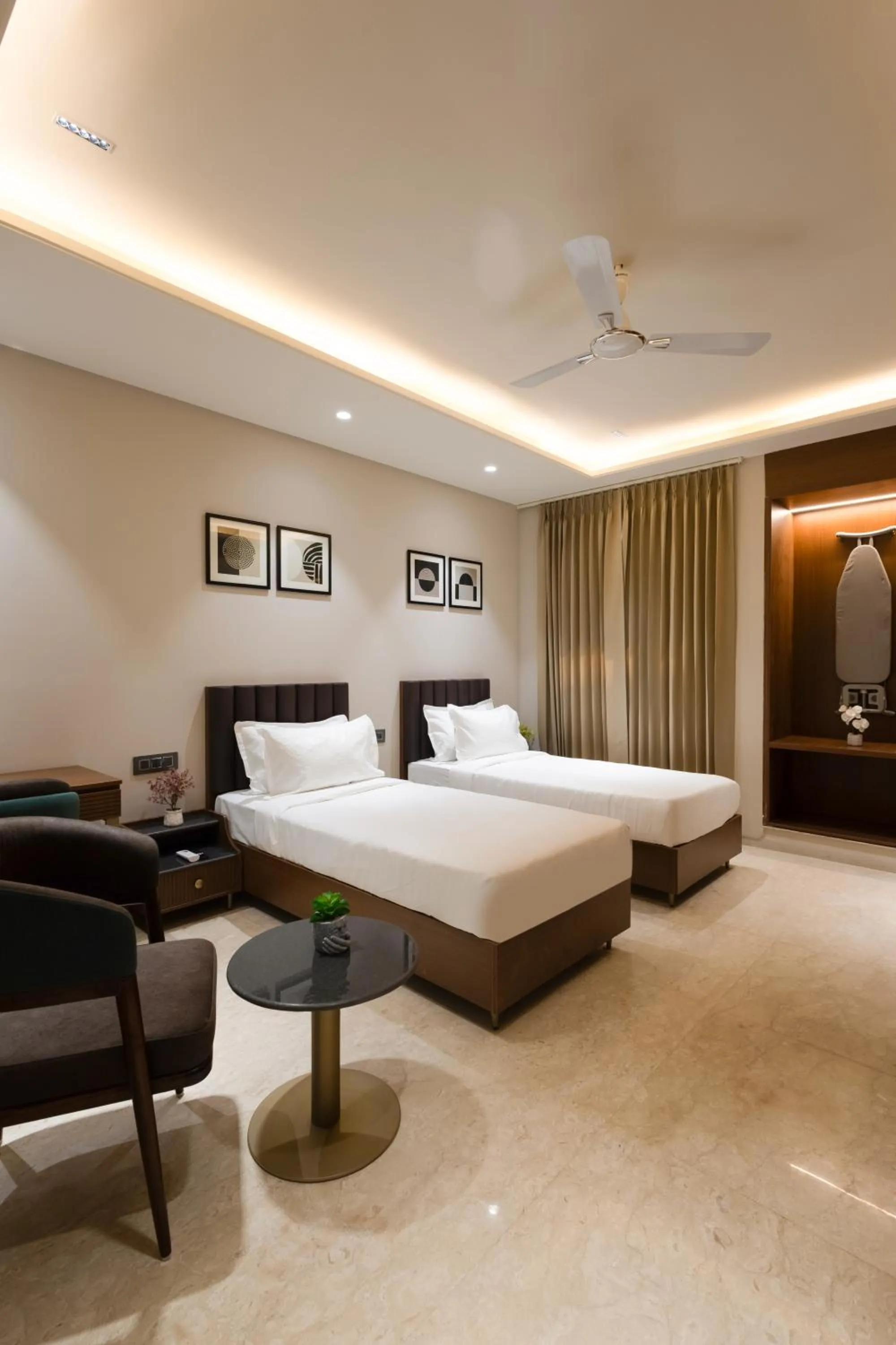 Bed in Saltstayz Premier - Naraina, Central Delhi
