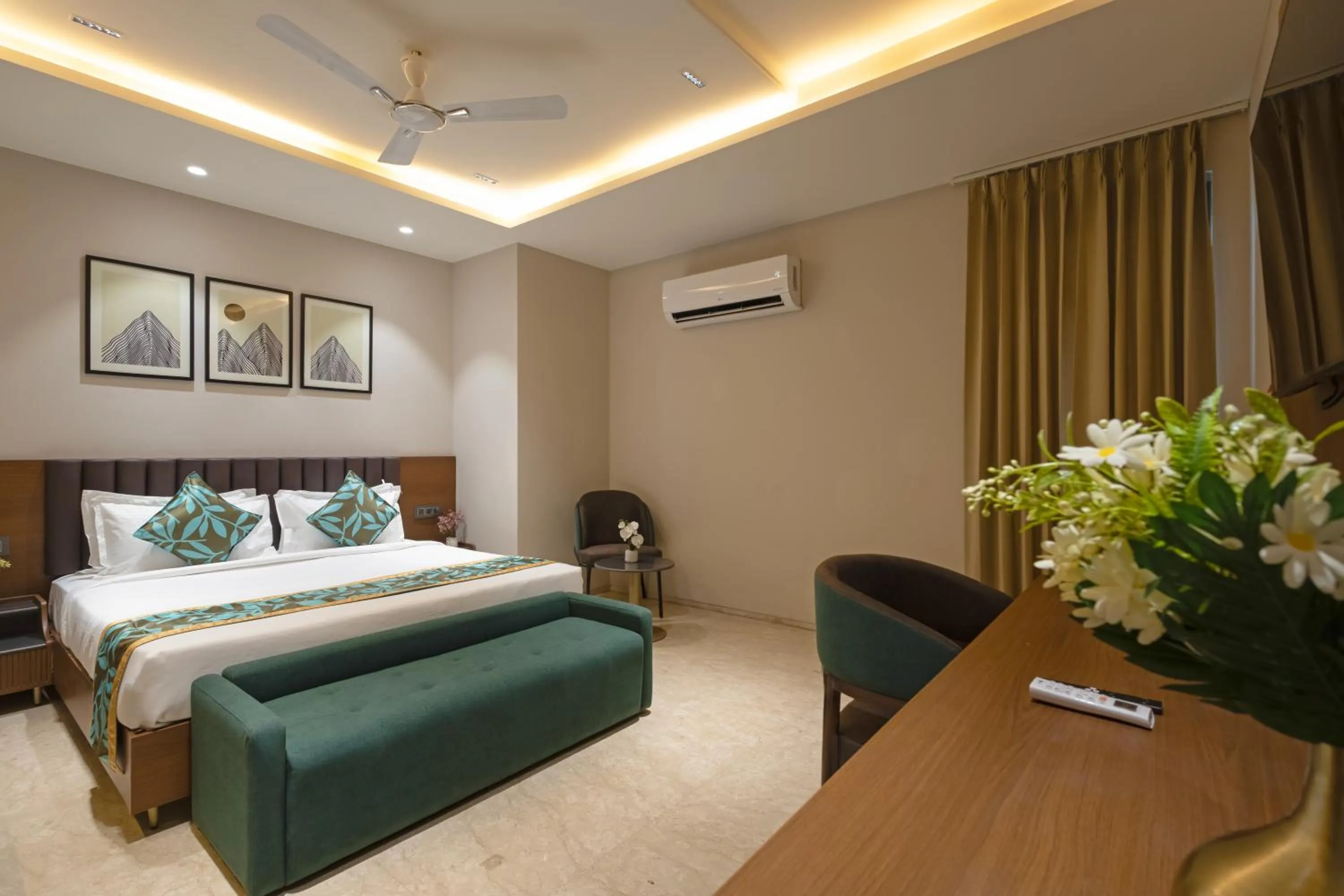 Bed in Saltstayz Premier - Naraina, Central Delhi
