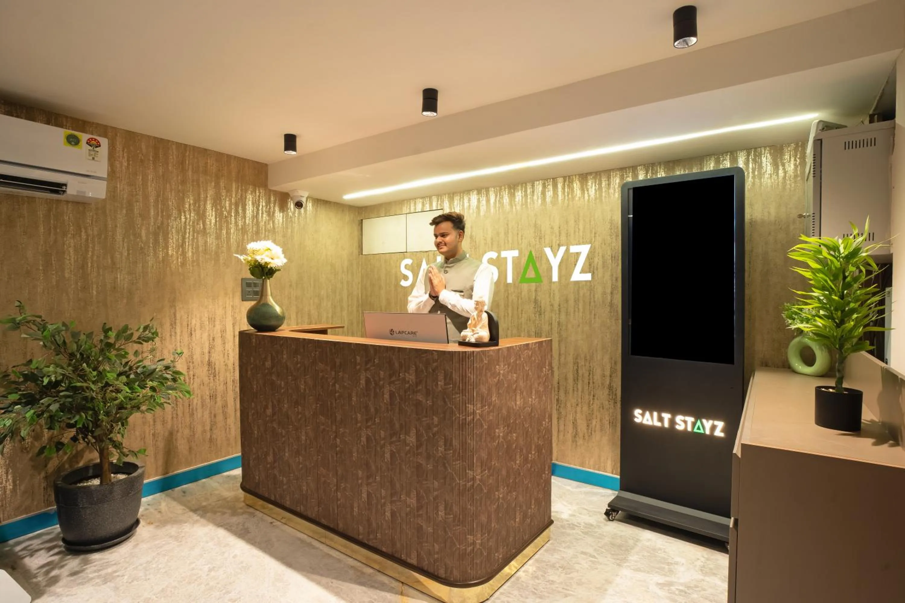 Staff in Saltstayz Premier - Naraina, Central Delhi