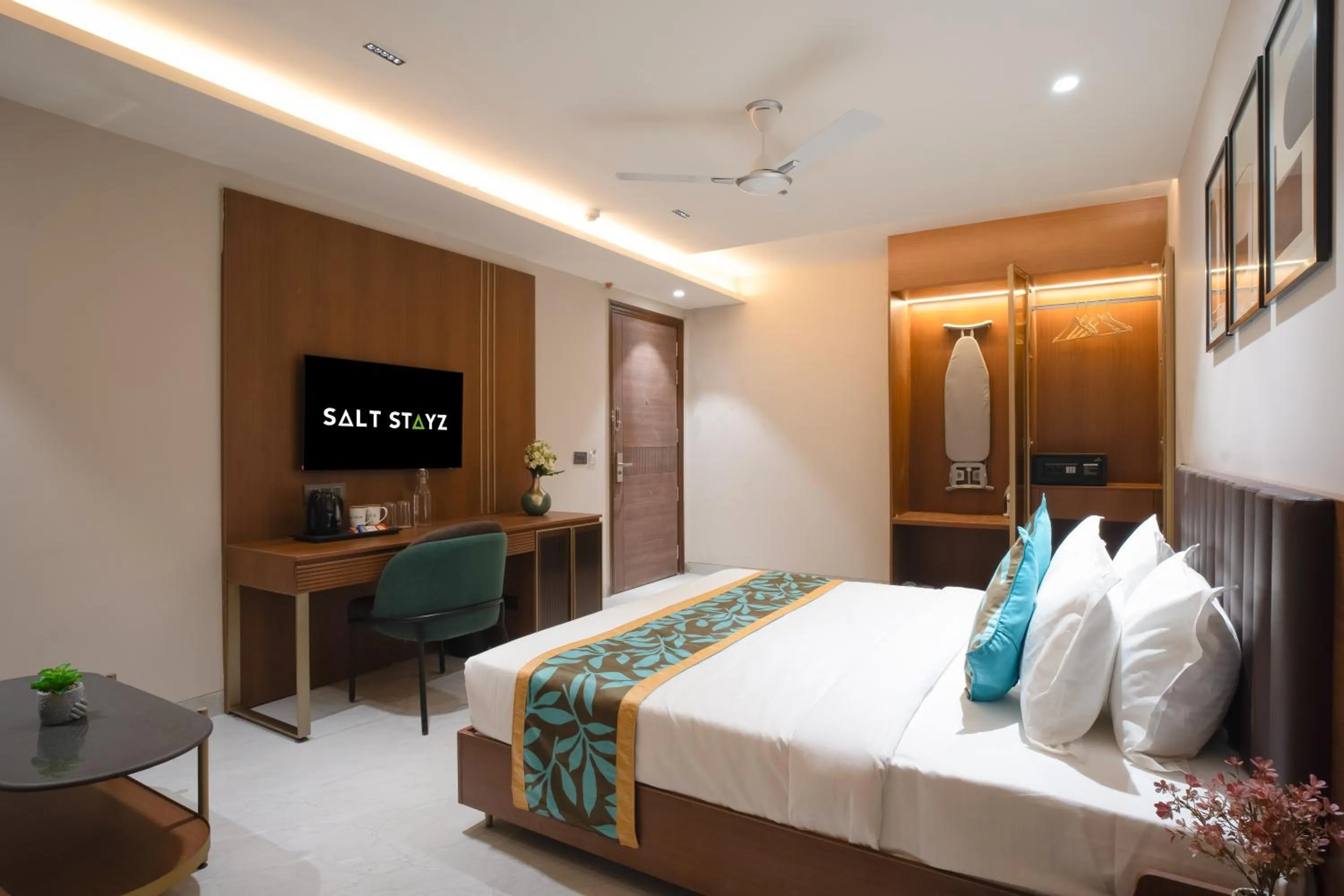 Bed in Saltstayz Premier - Naraina, Central Delhi