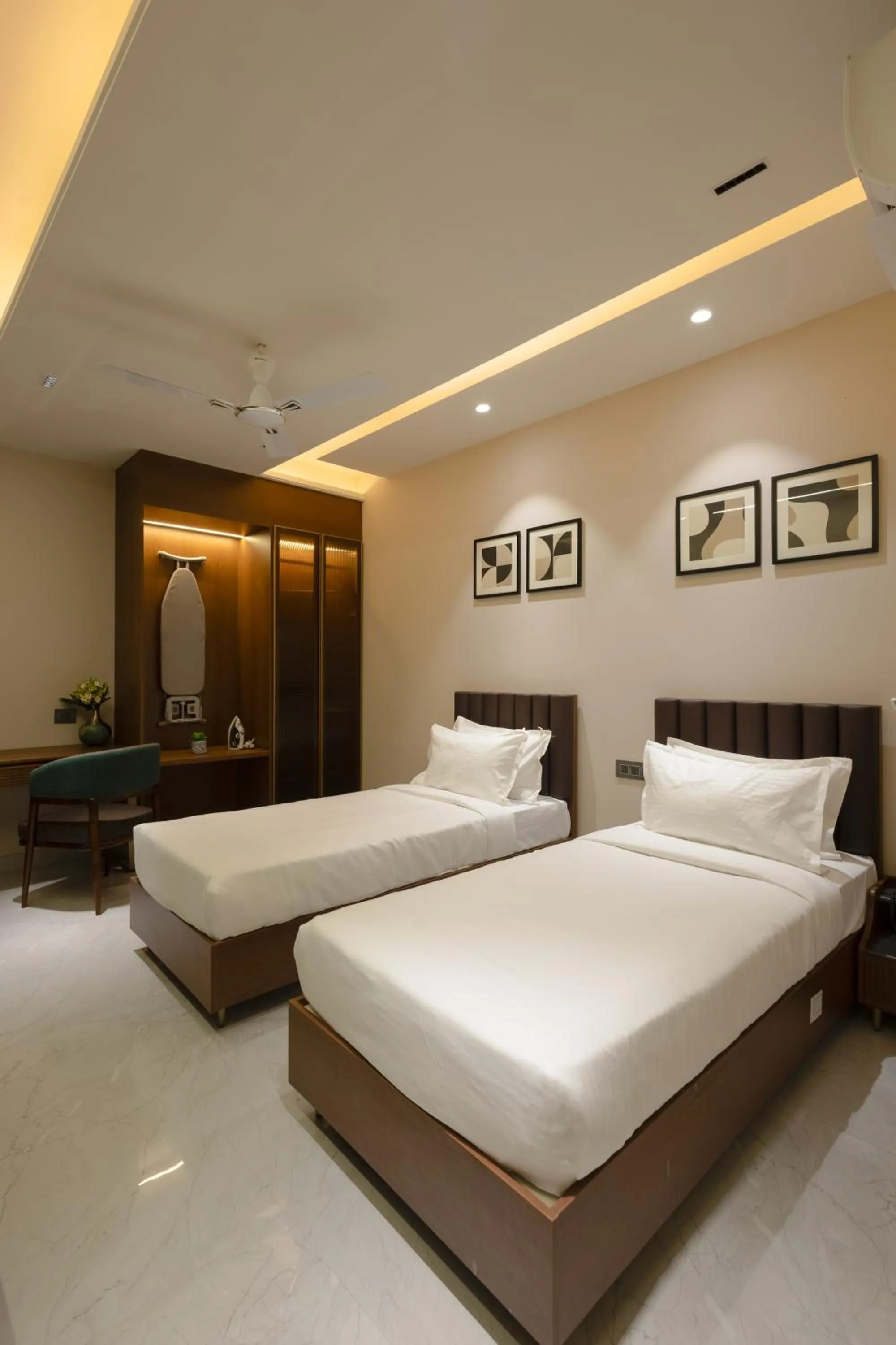 Bed in Saltstayz Premier - Naraina, Central Delhi