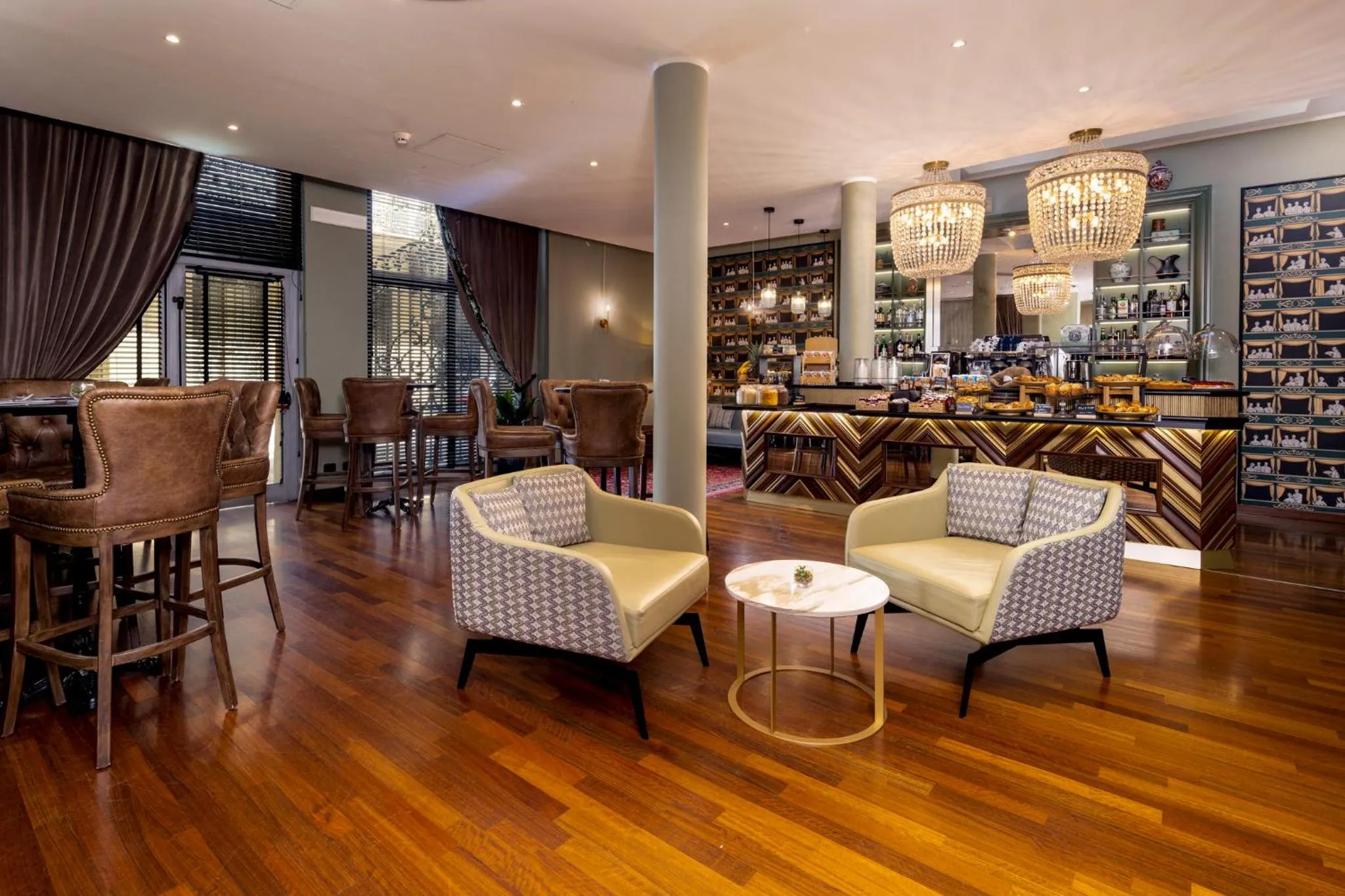 Lounge or bar in Hotel CHC Torino Castello