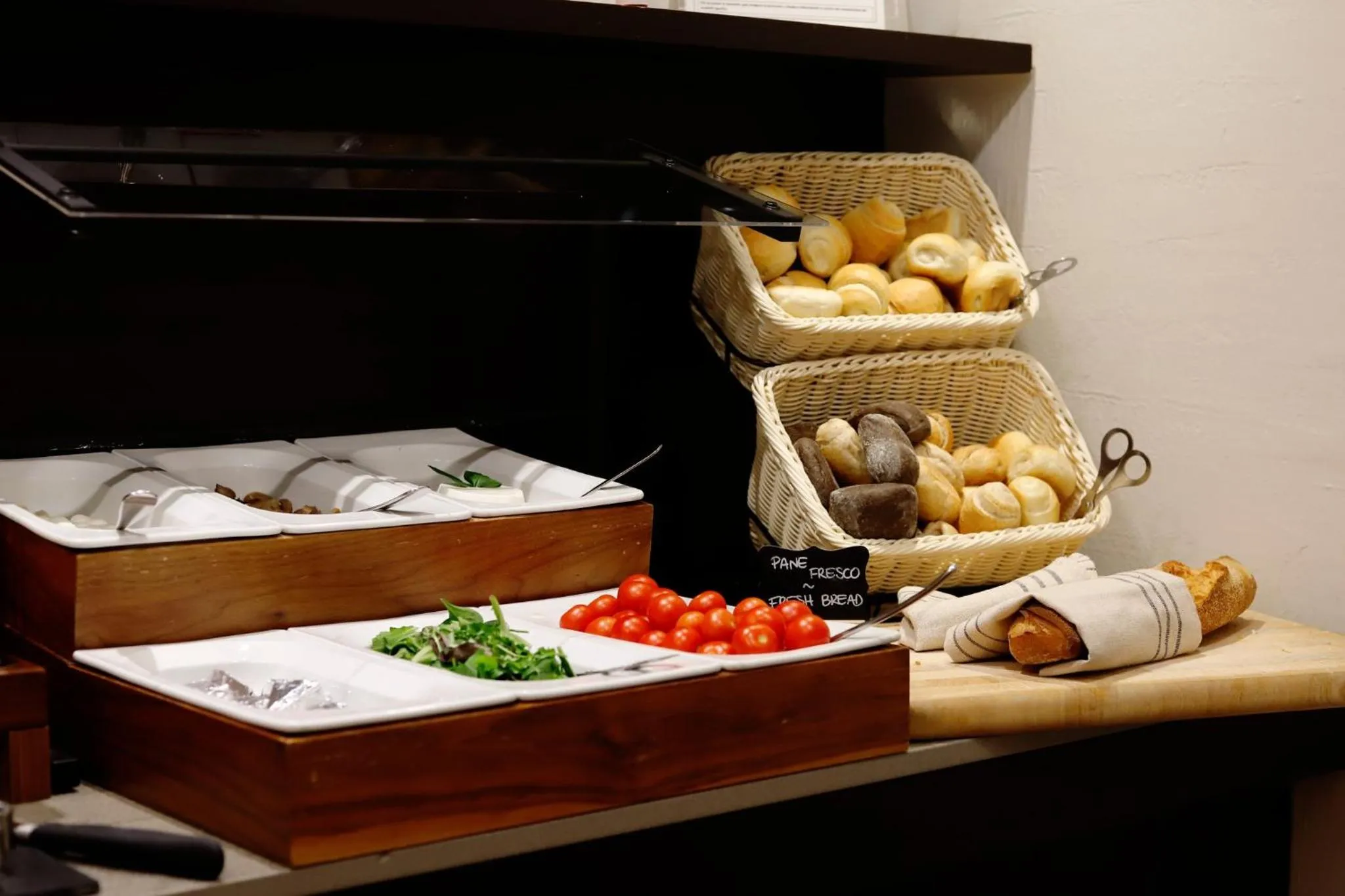 Restaurant/places to eat in Hotel CHC Torino Castello