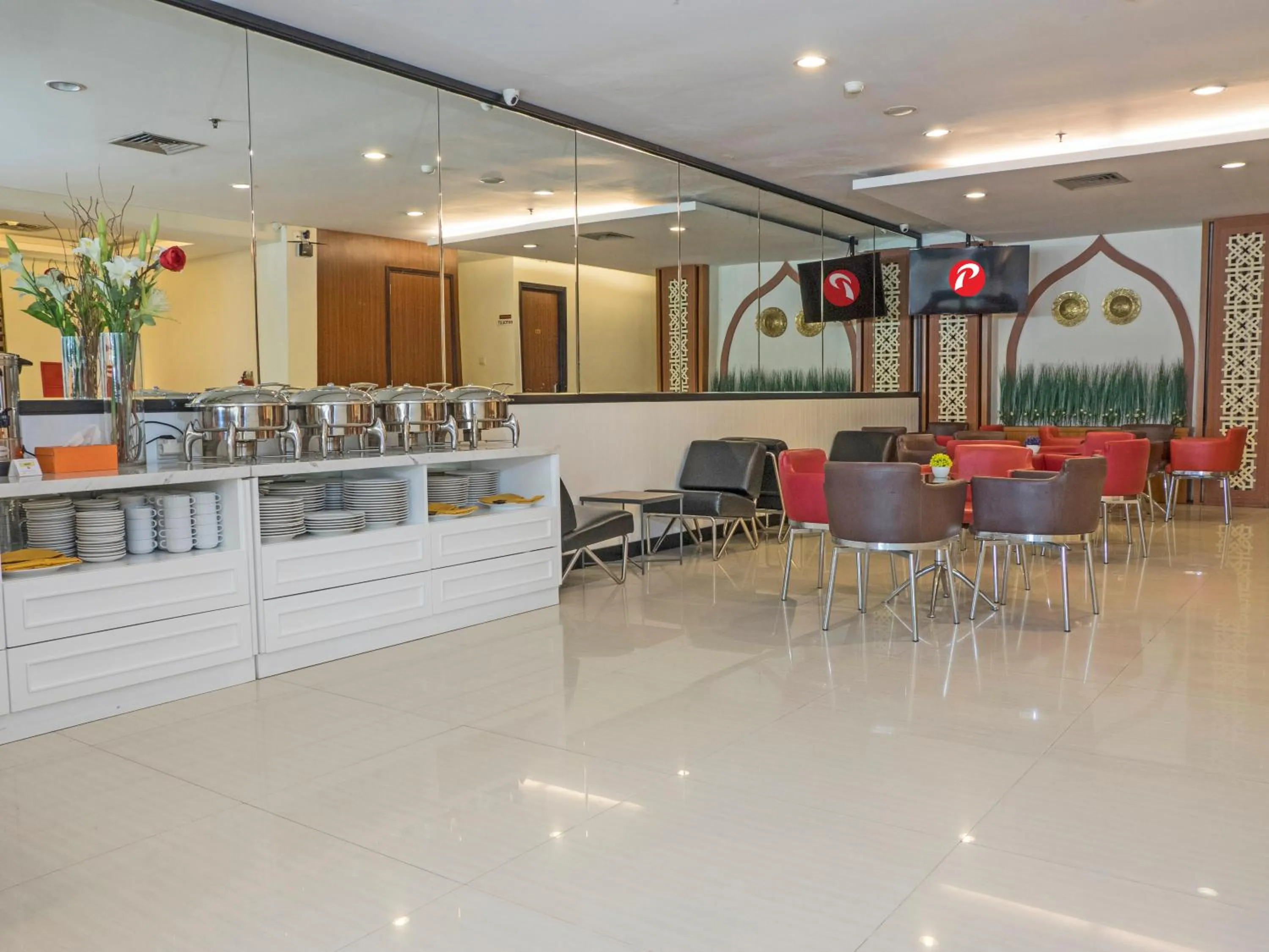 Restaurant/places to eat in d'primahotel Airport Jakarta 1